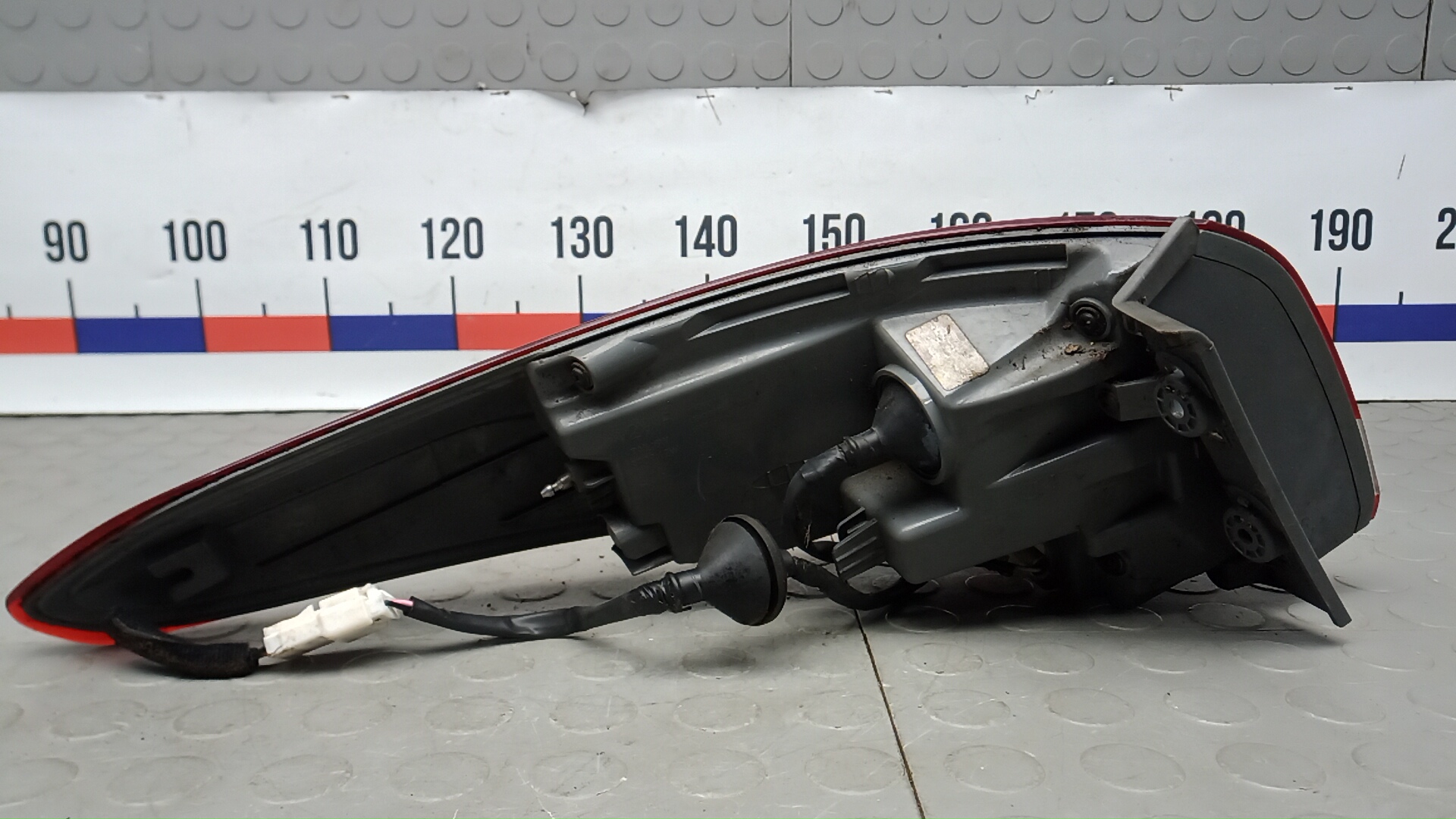 Фонарь задний правый