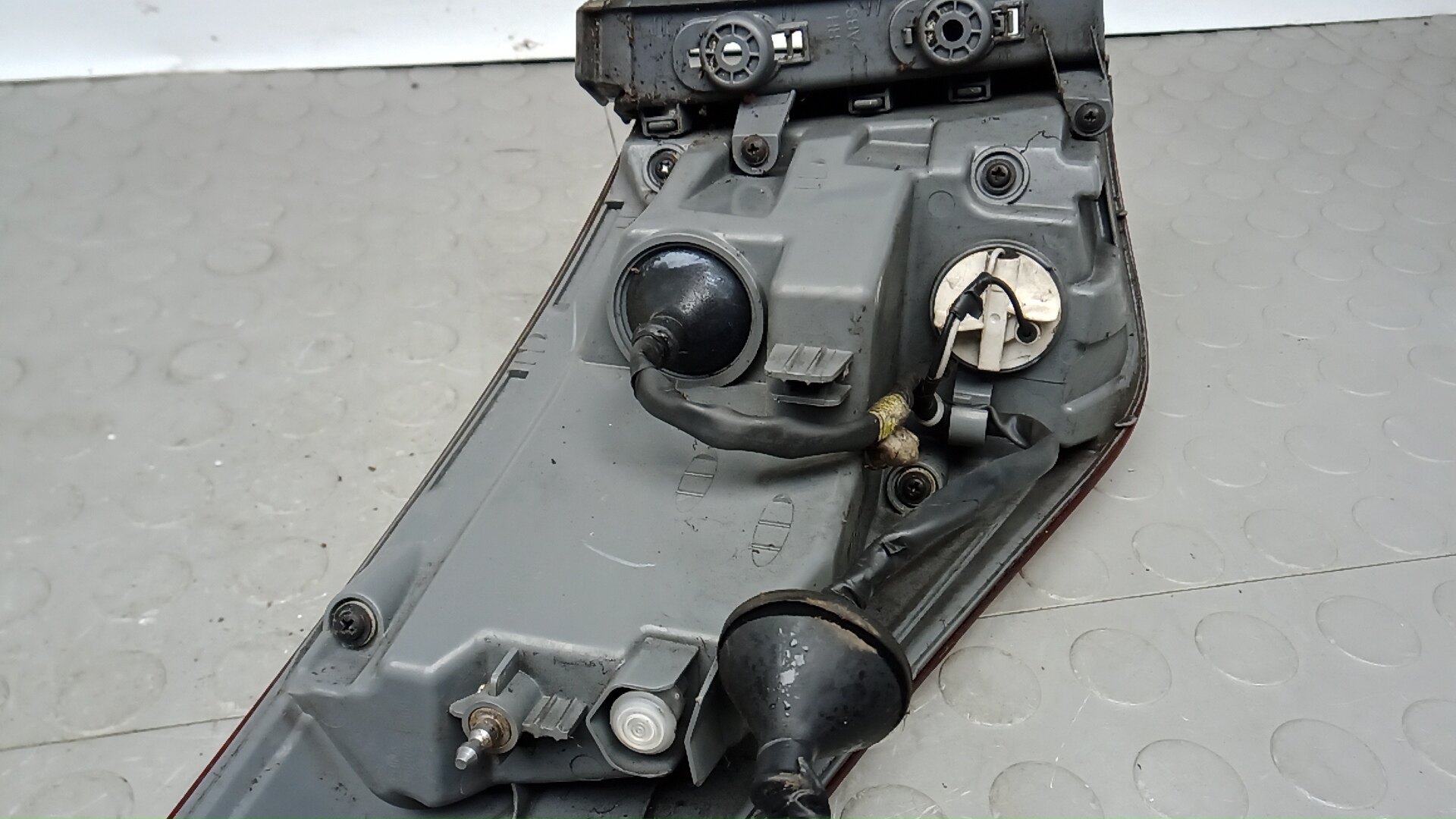 Фонарь задний правый