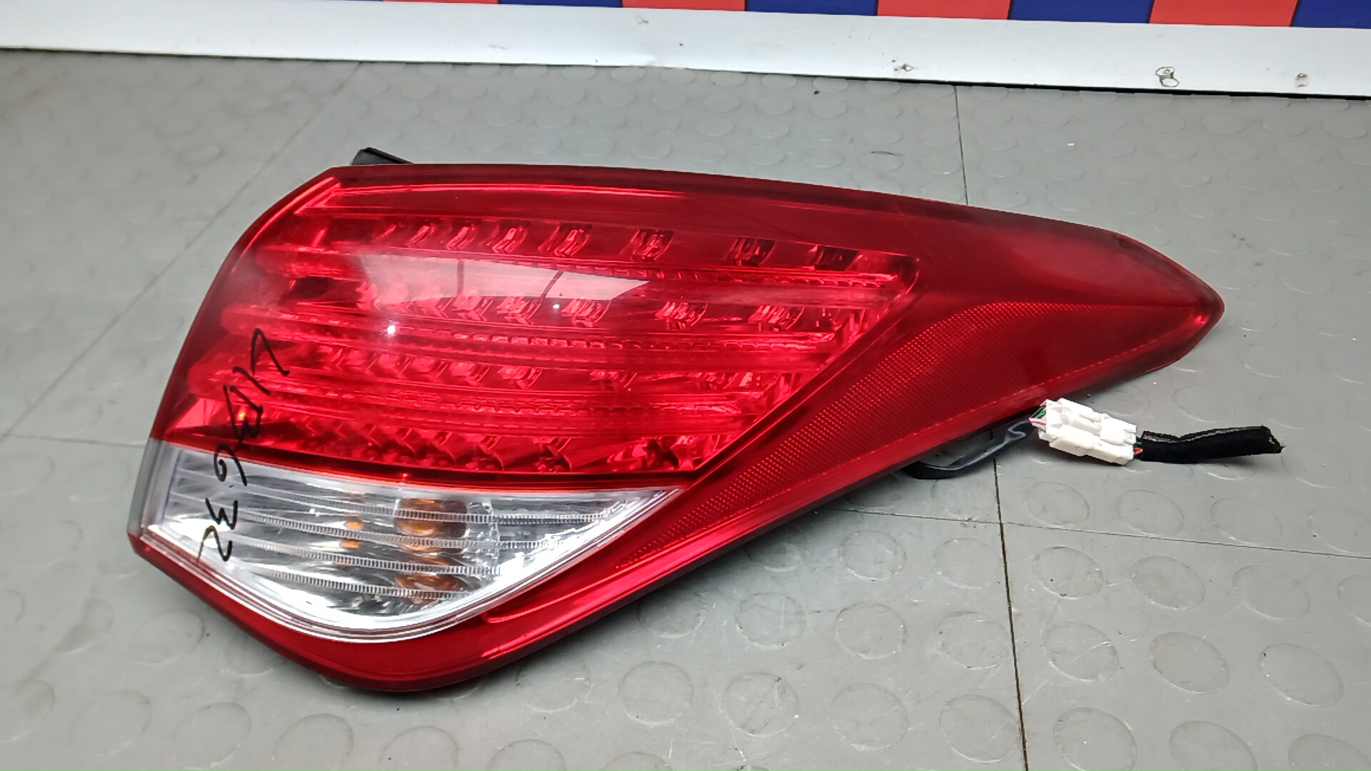 Фонарь задний правый