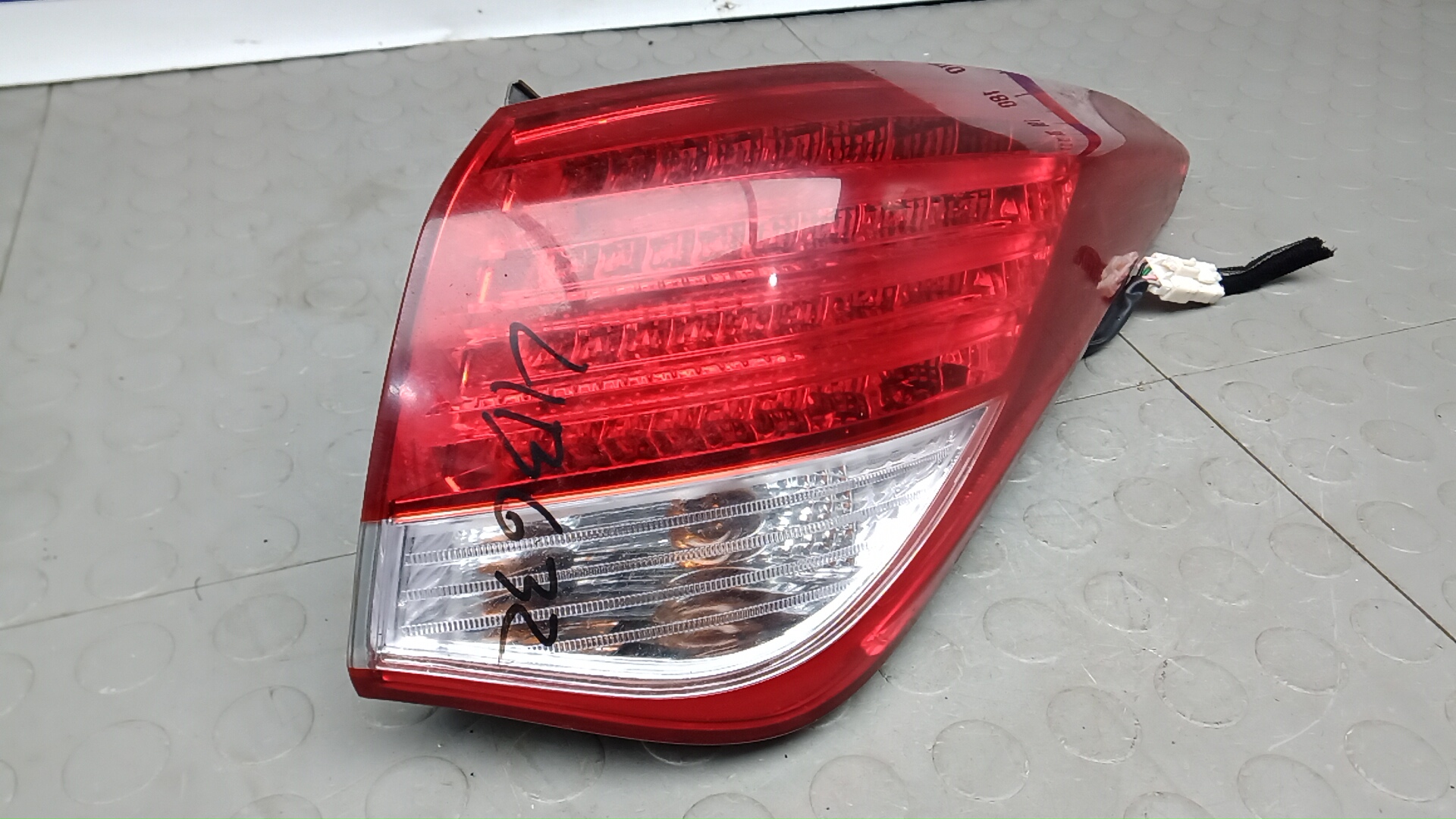 Фонарь задний правый