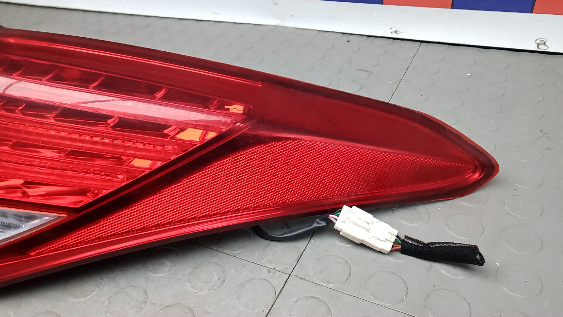 Фонарь задний правый