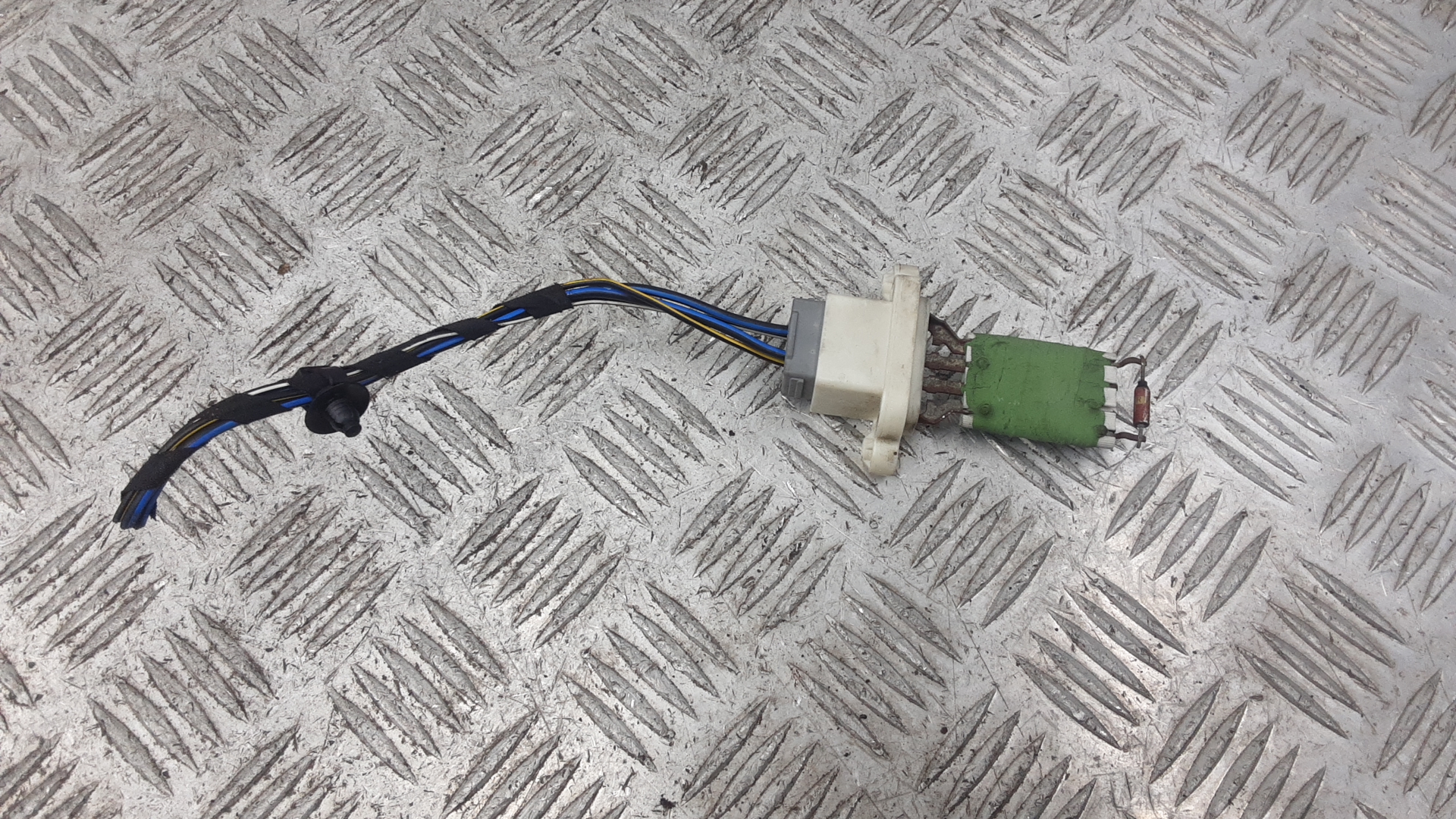 Резистор отопителя