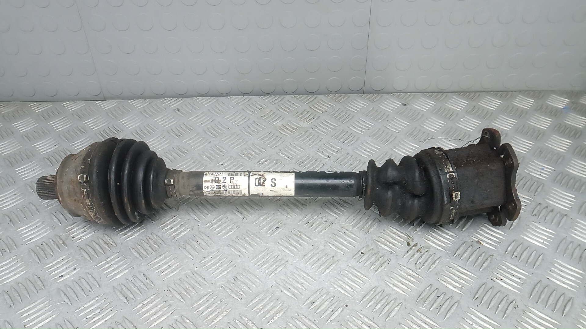 Полуось передняя левая