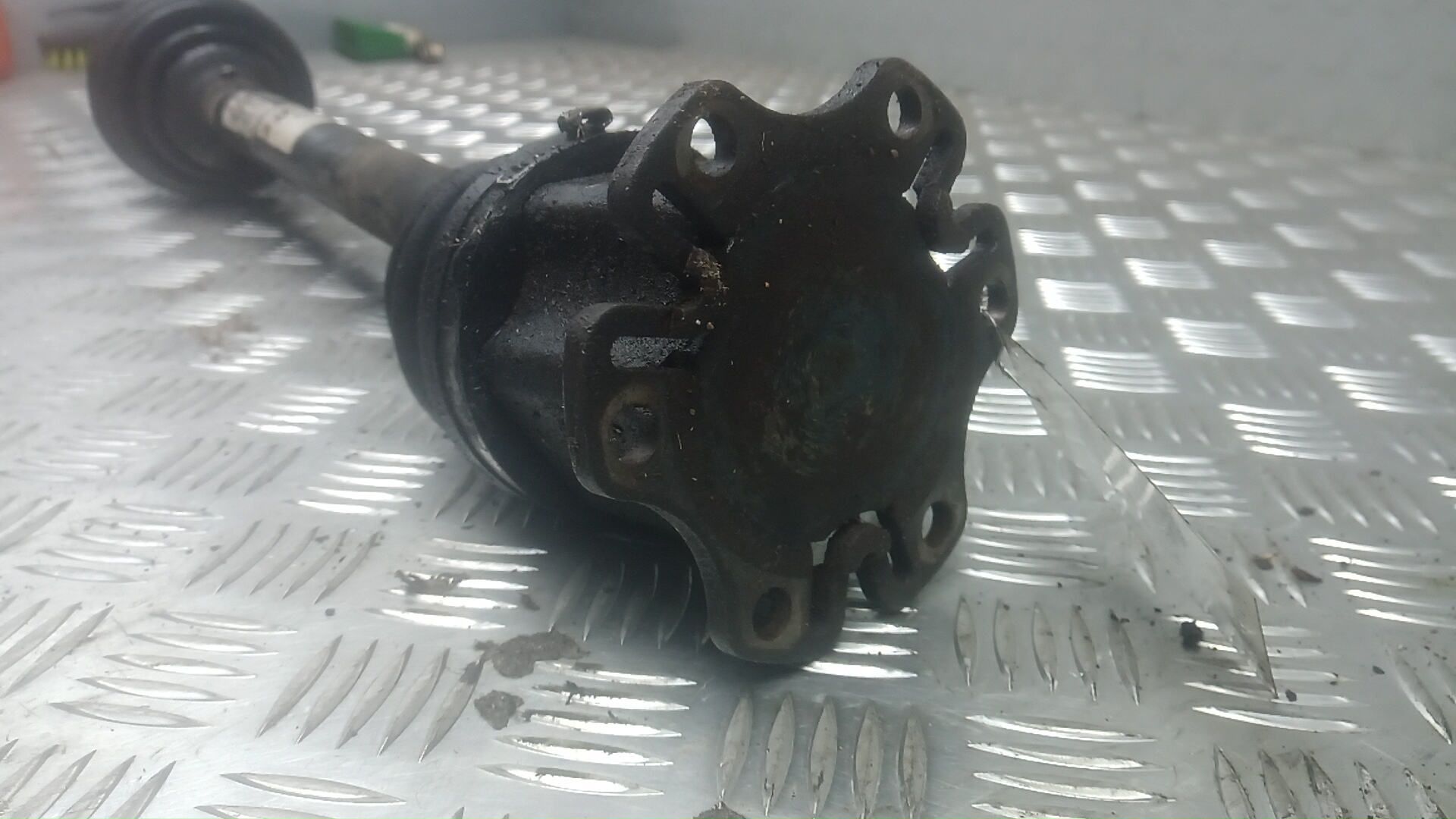 Полуось передняя правая