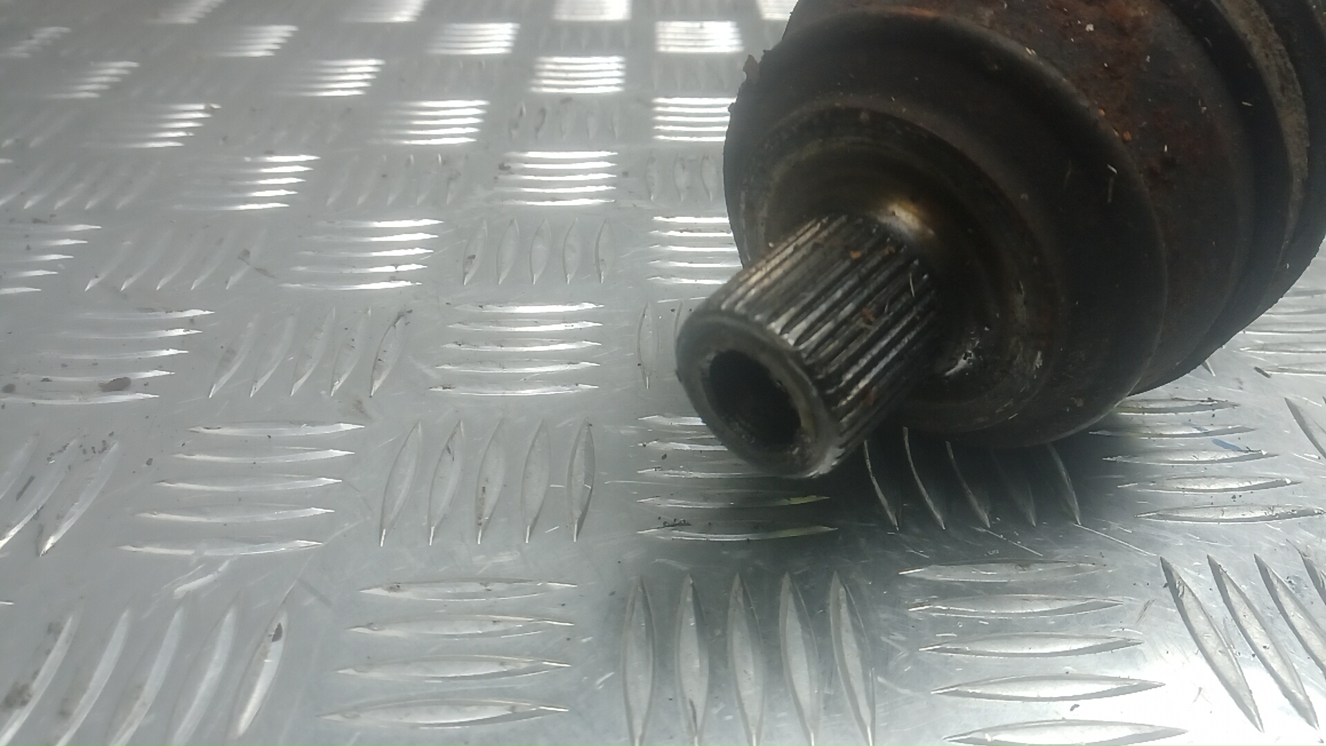 Полуось задняя правая