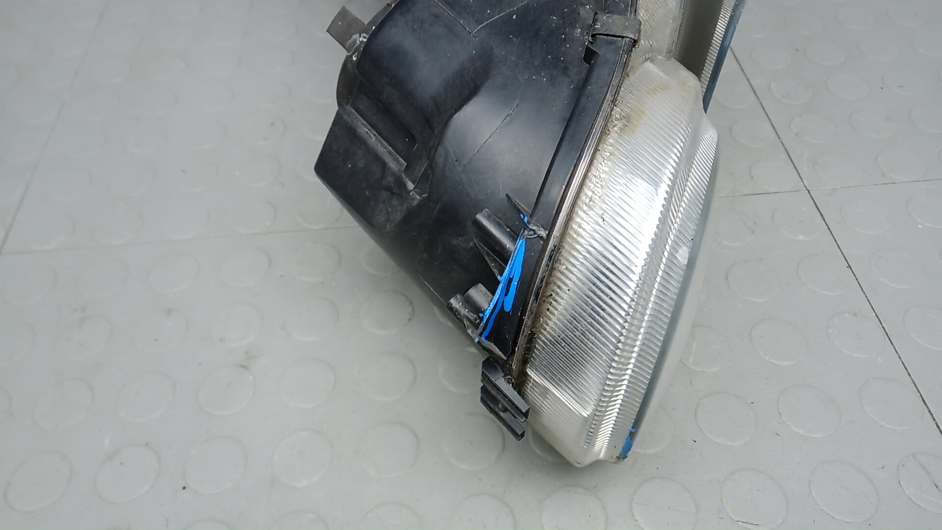 Фара левая