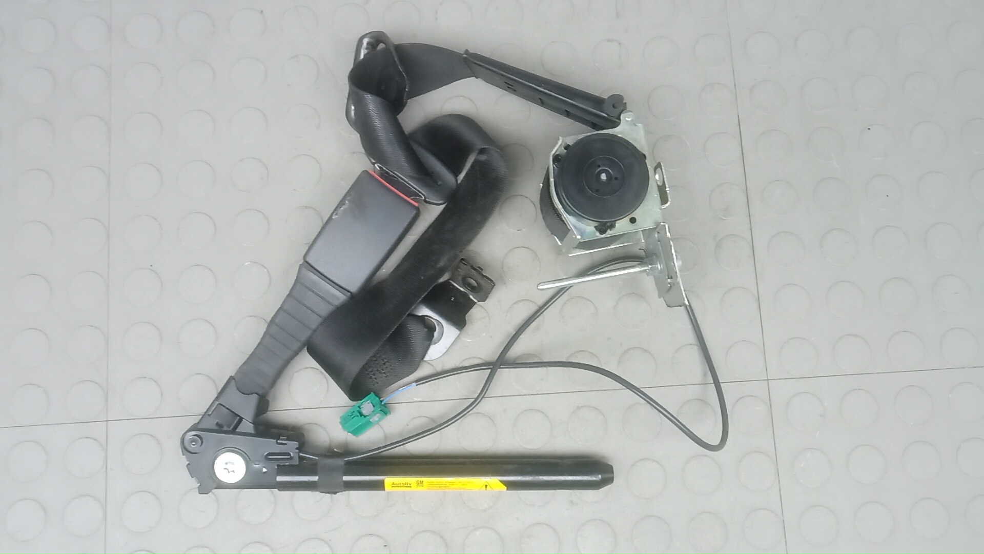 Ремень безопасности с пиропатроном