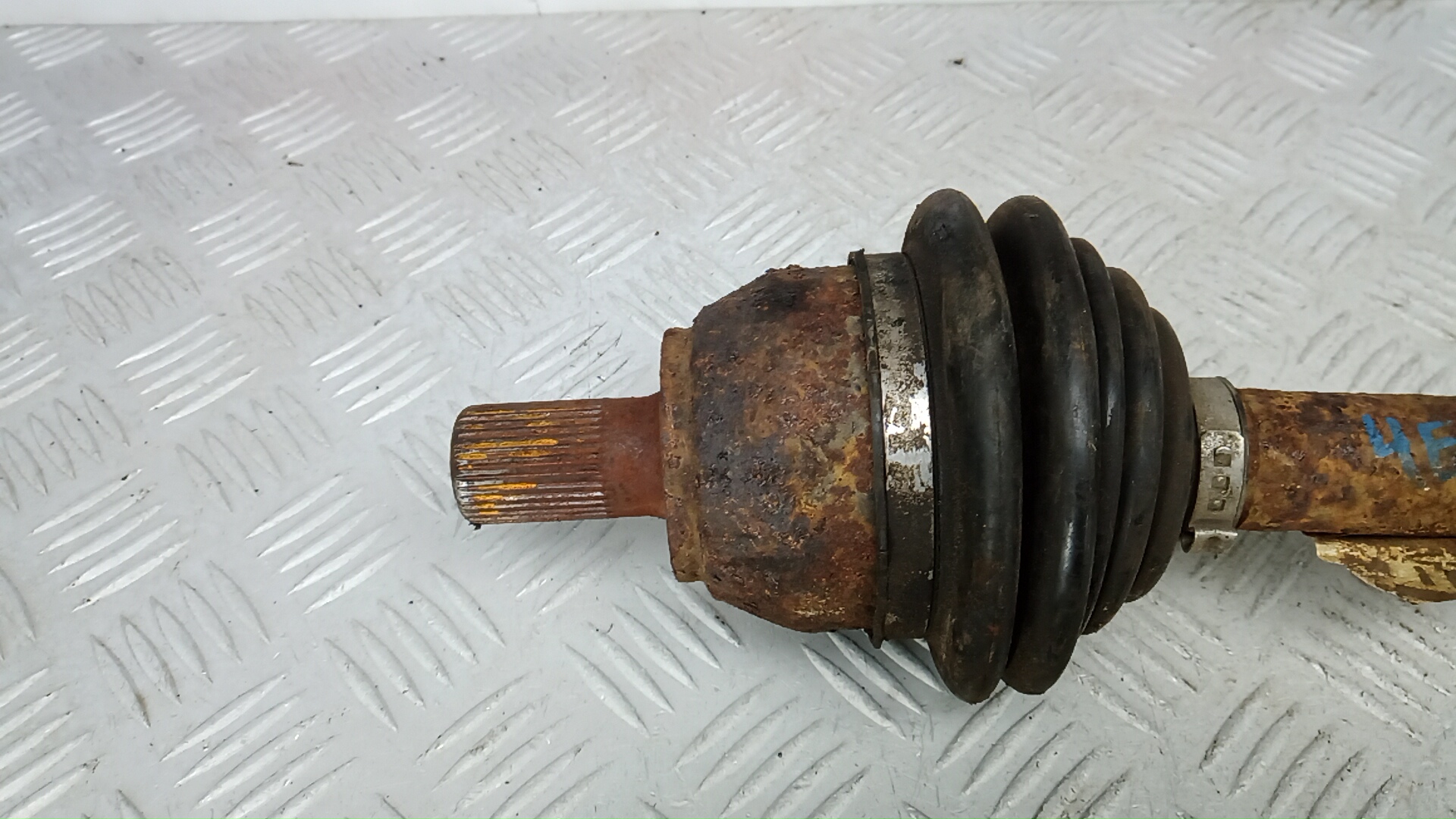 Полуось передняя левая