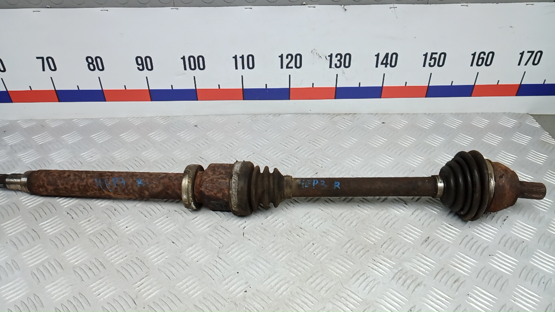 Полуось передняя правая