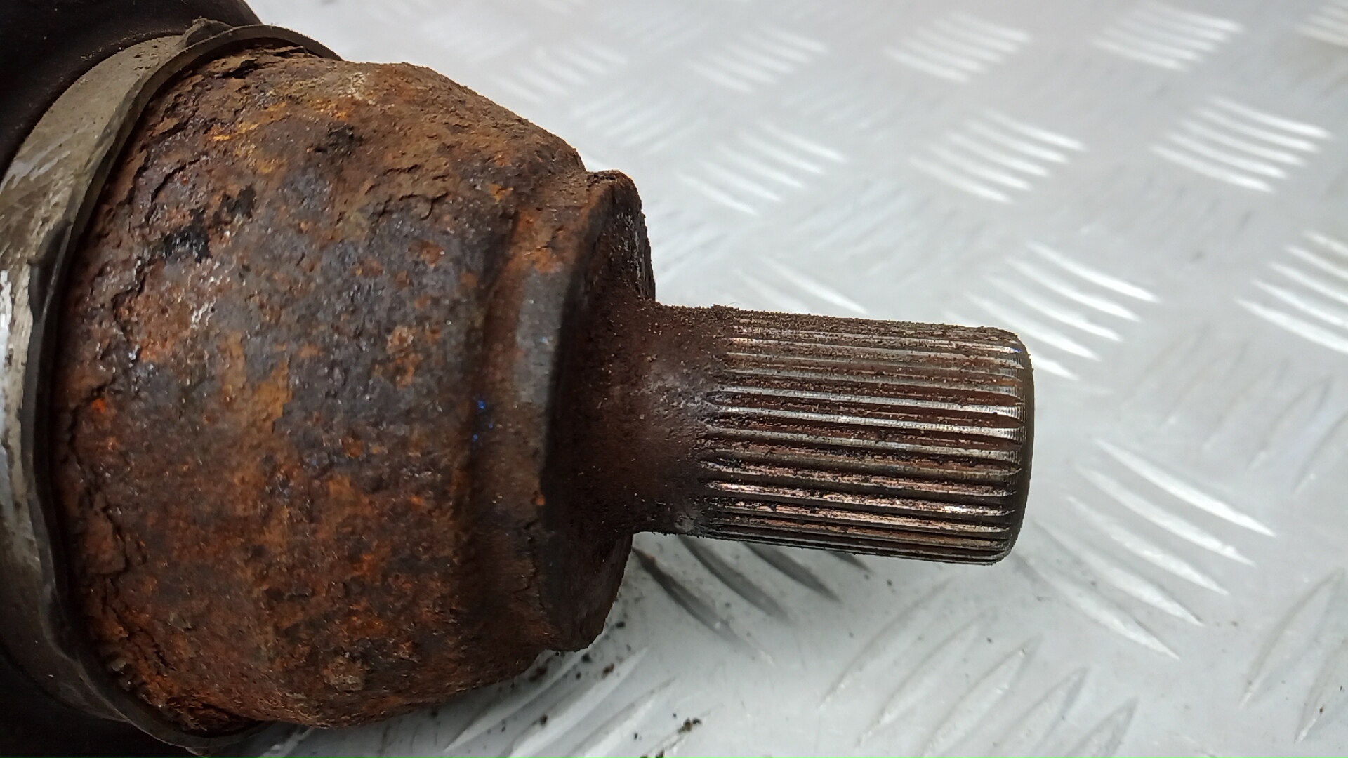 Полуось передняя правая