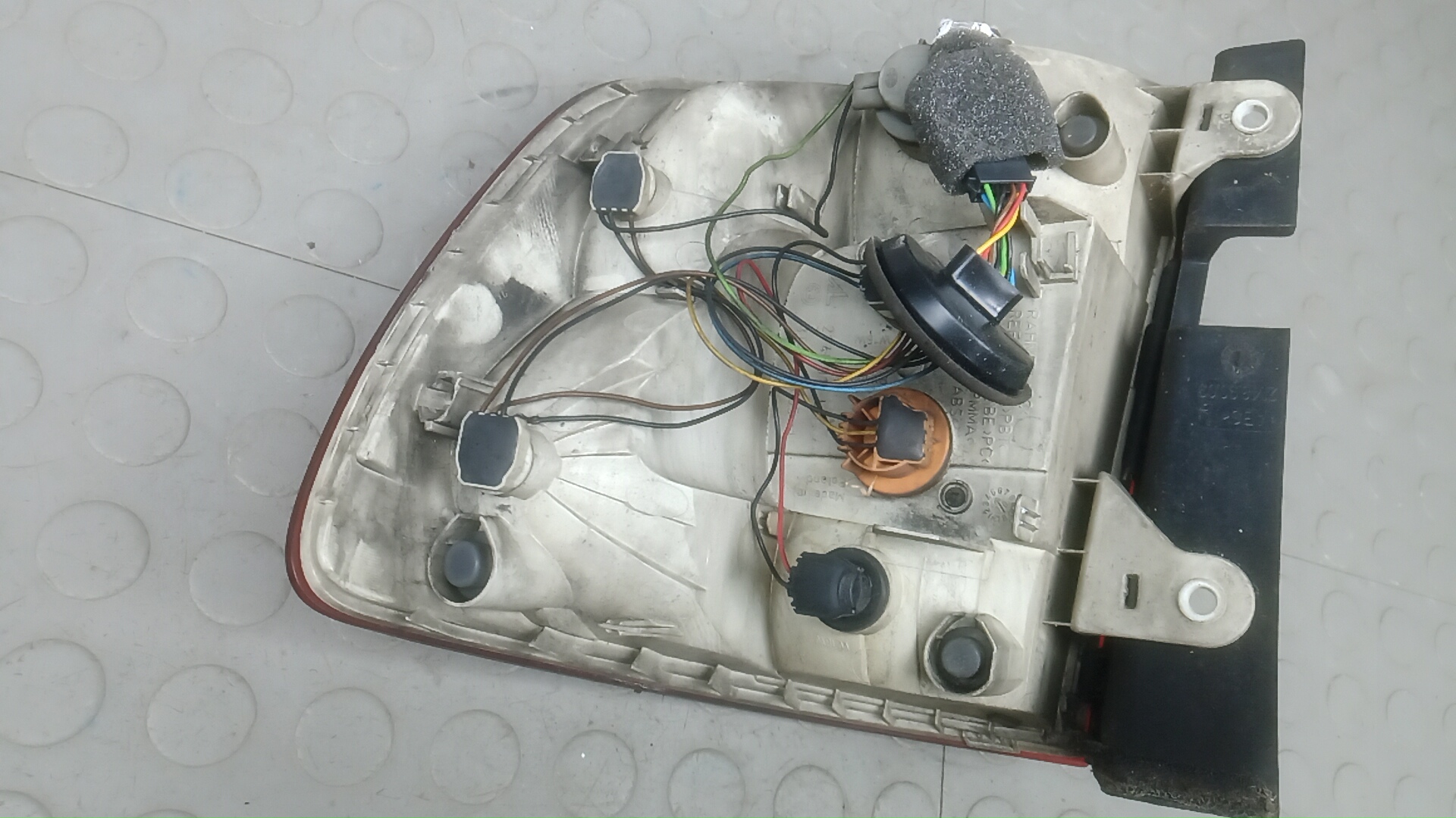 Фонарь задний левый