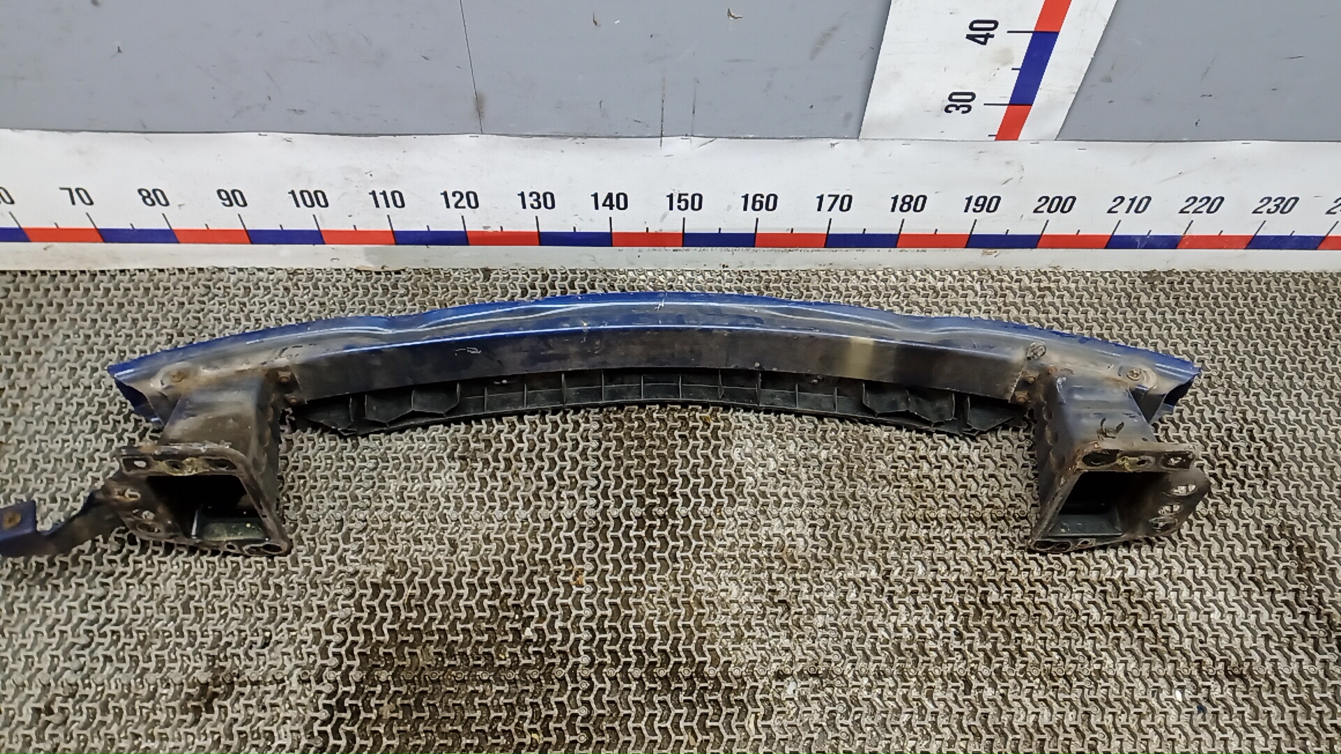 Кронштейн усилителя переднего бампера