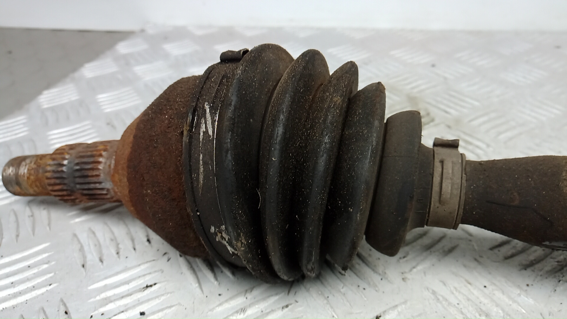 Полуось передняя правая