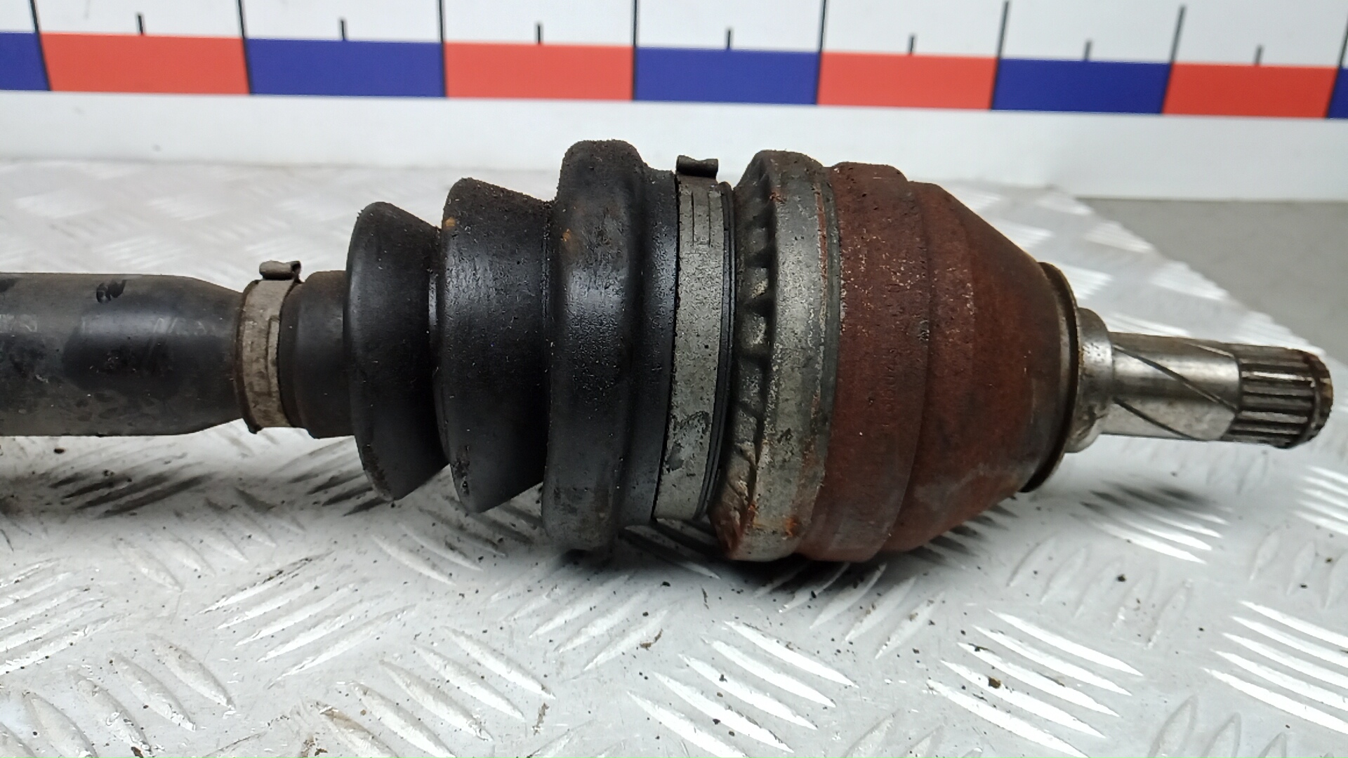 Полуось передняя правая