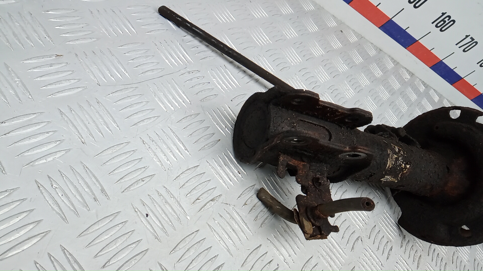 Амортизатор передний правый