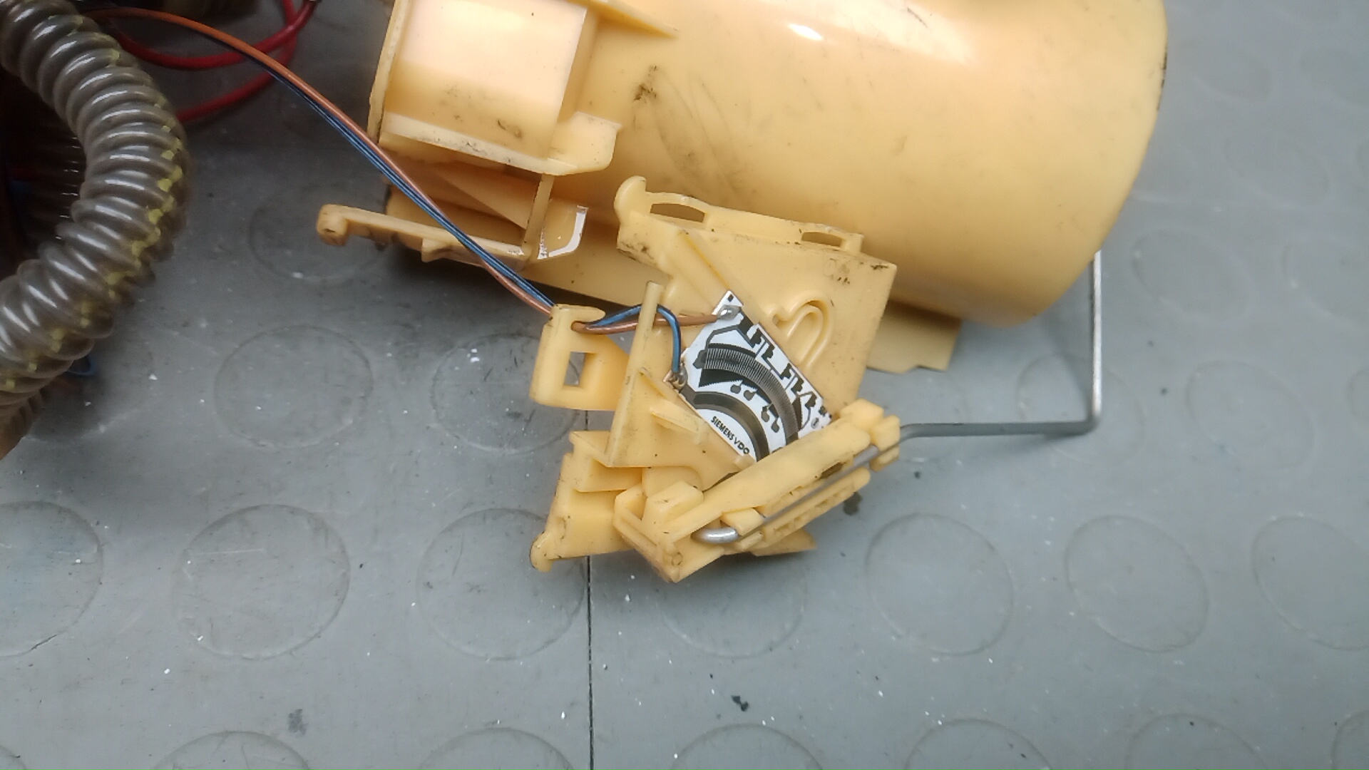 Насос топливный электрический