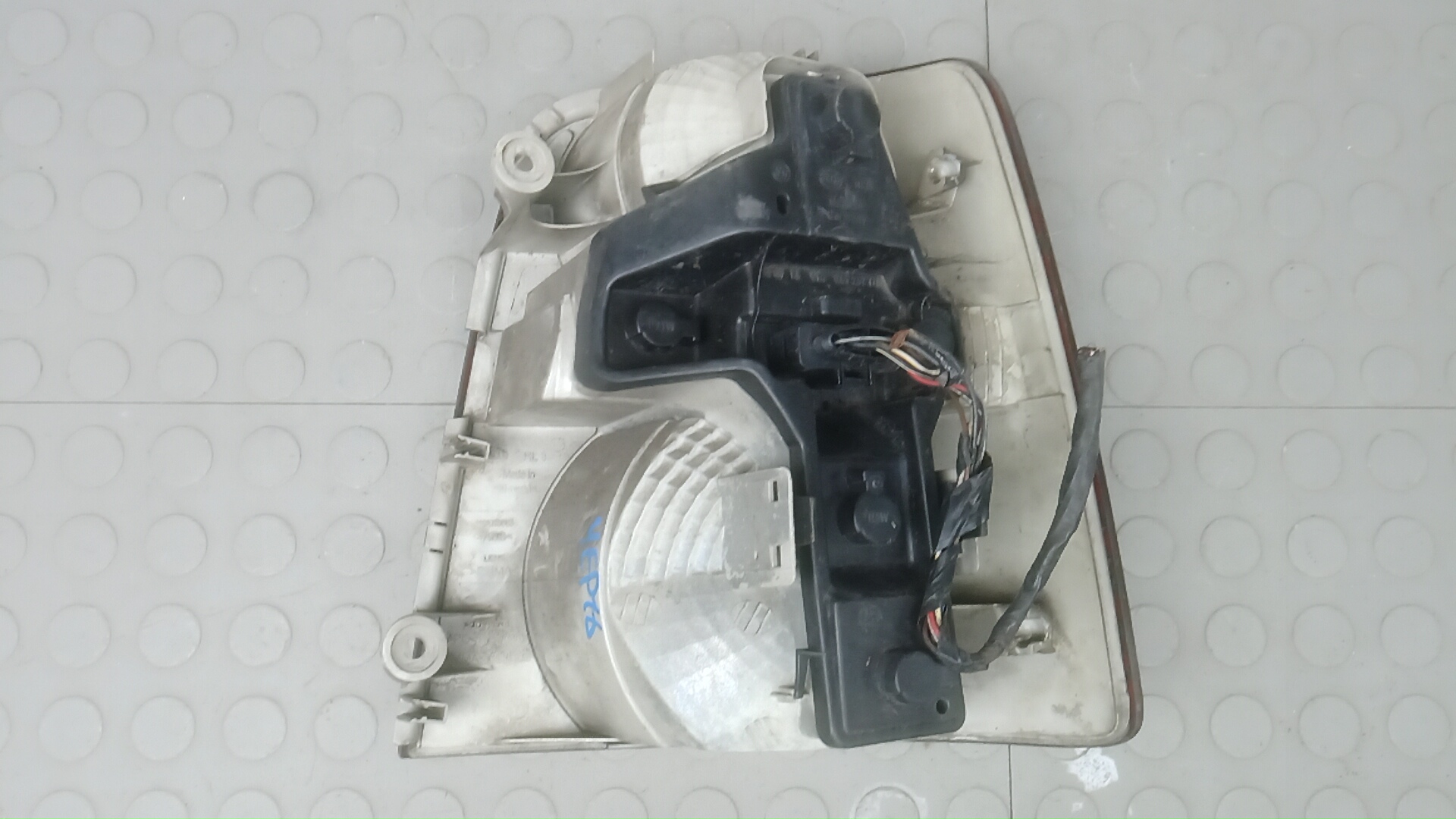 Фонарь задний левый