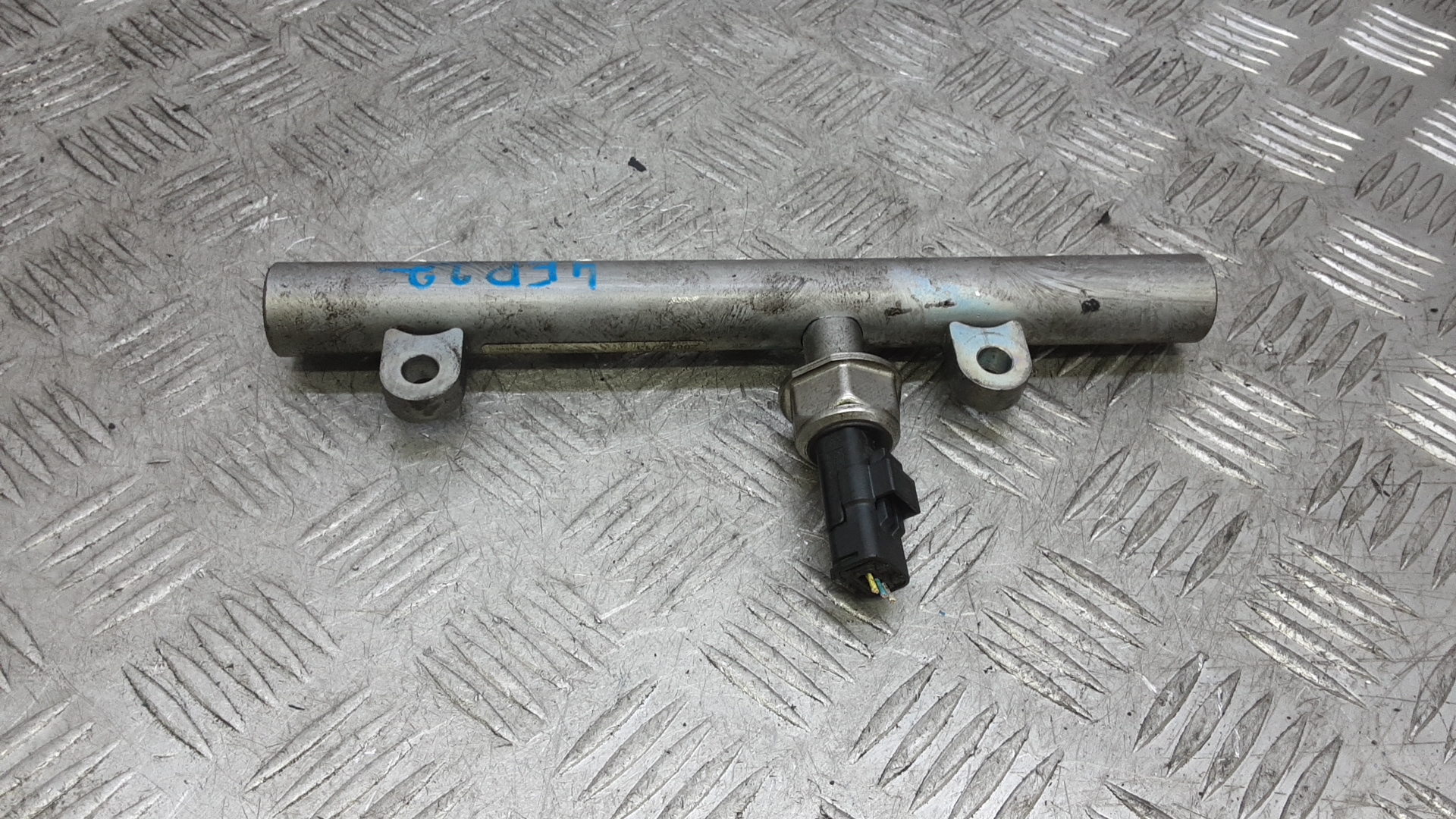 Рейка топливная (рампа)