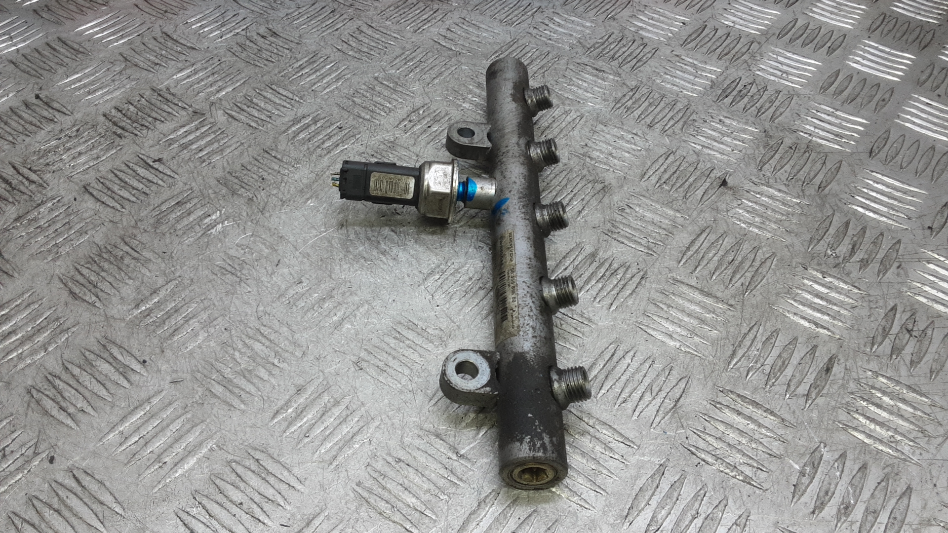 Рейка топливная (рампа)