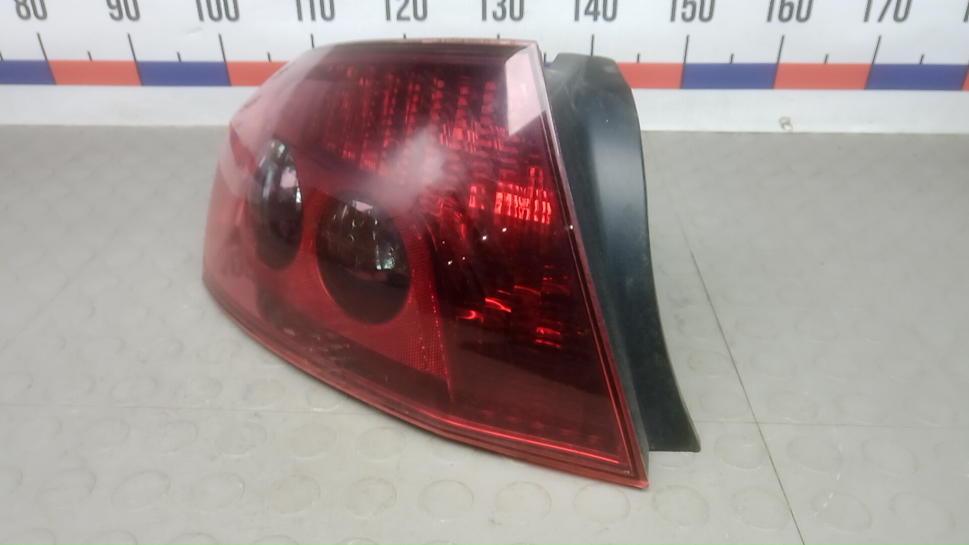 Фонарь задний левый