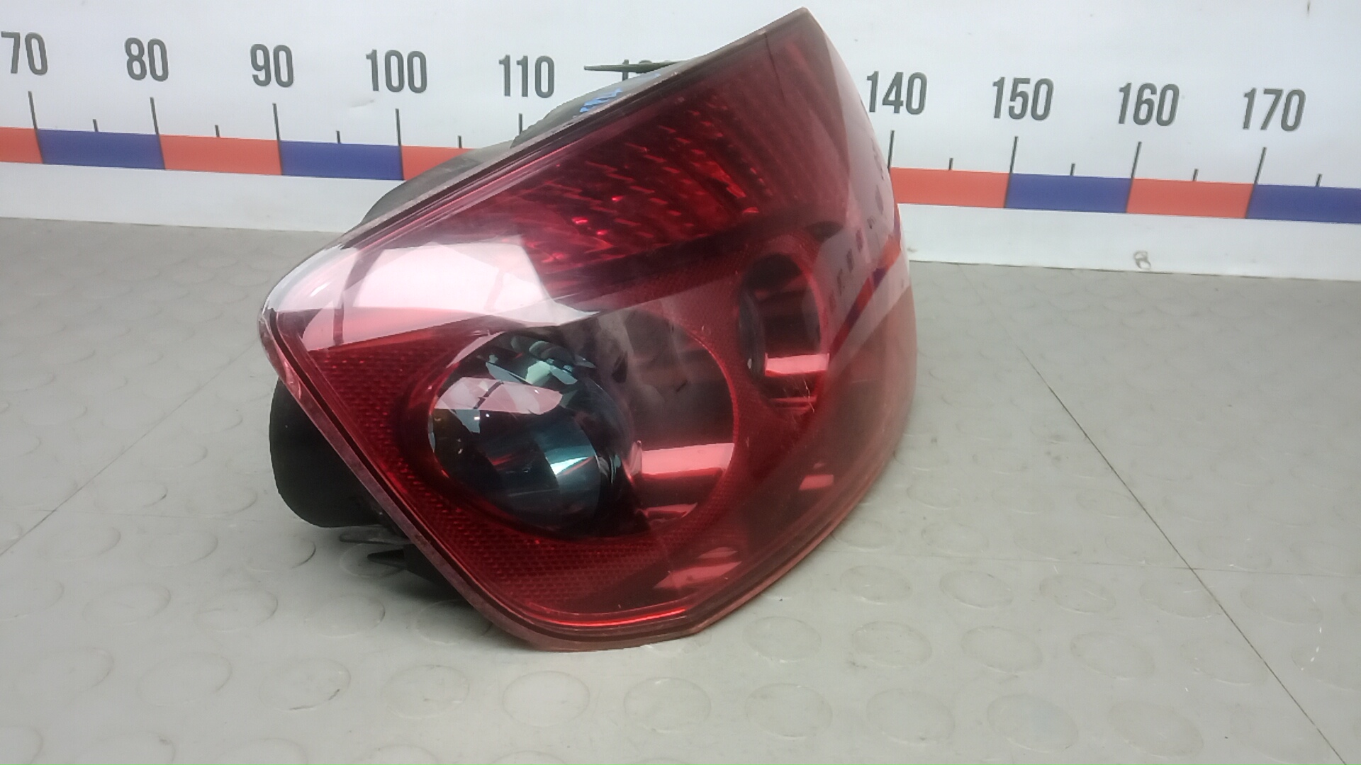 Фонарь задний левый