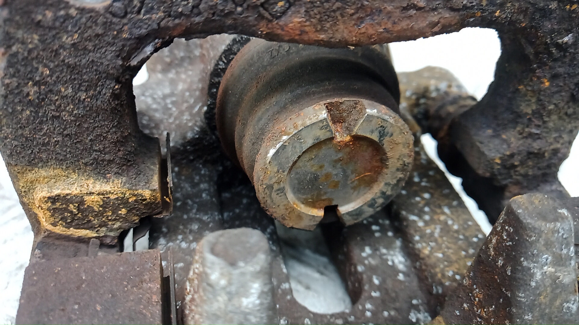 Суппорт задний правый