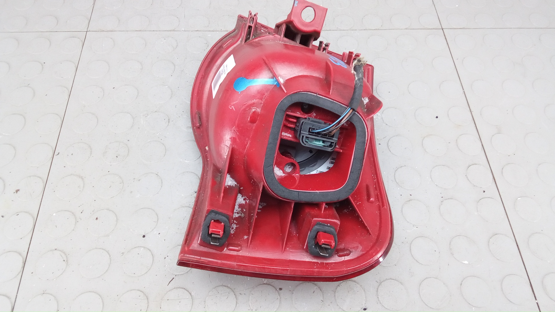 Фонарь задний левый