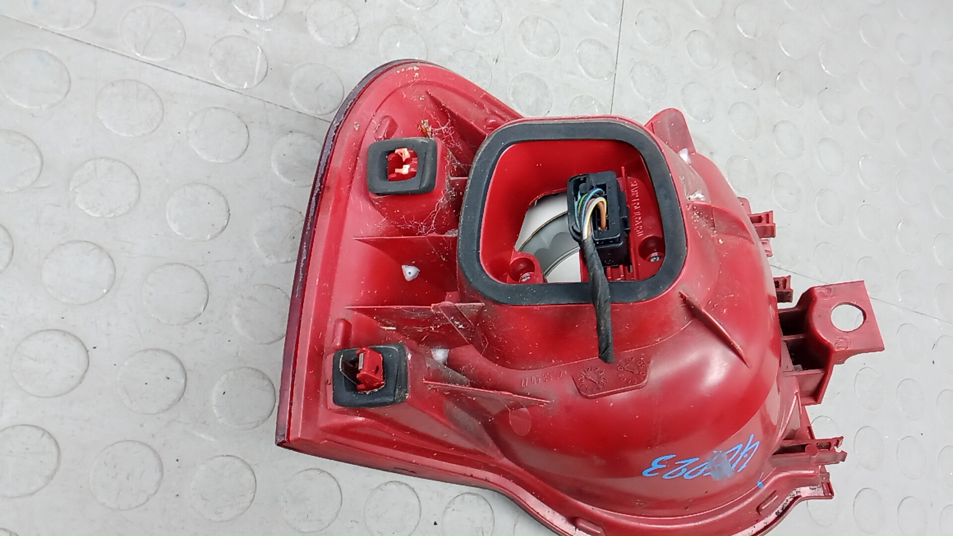 Фонарь задний правый