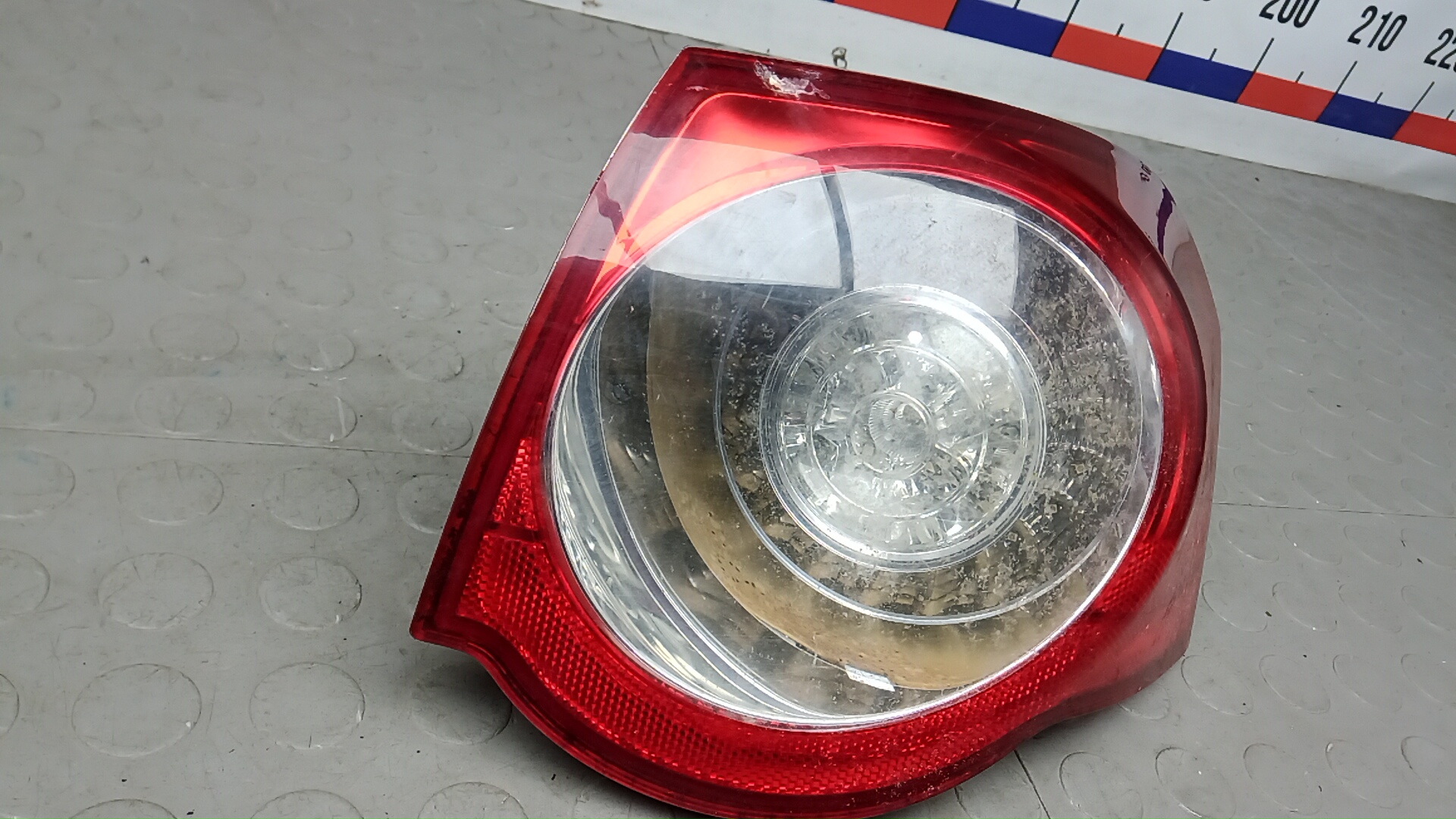 Фонарь задний правый