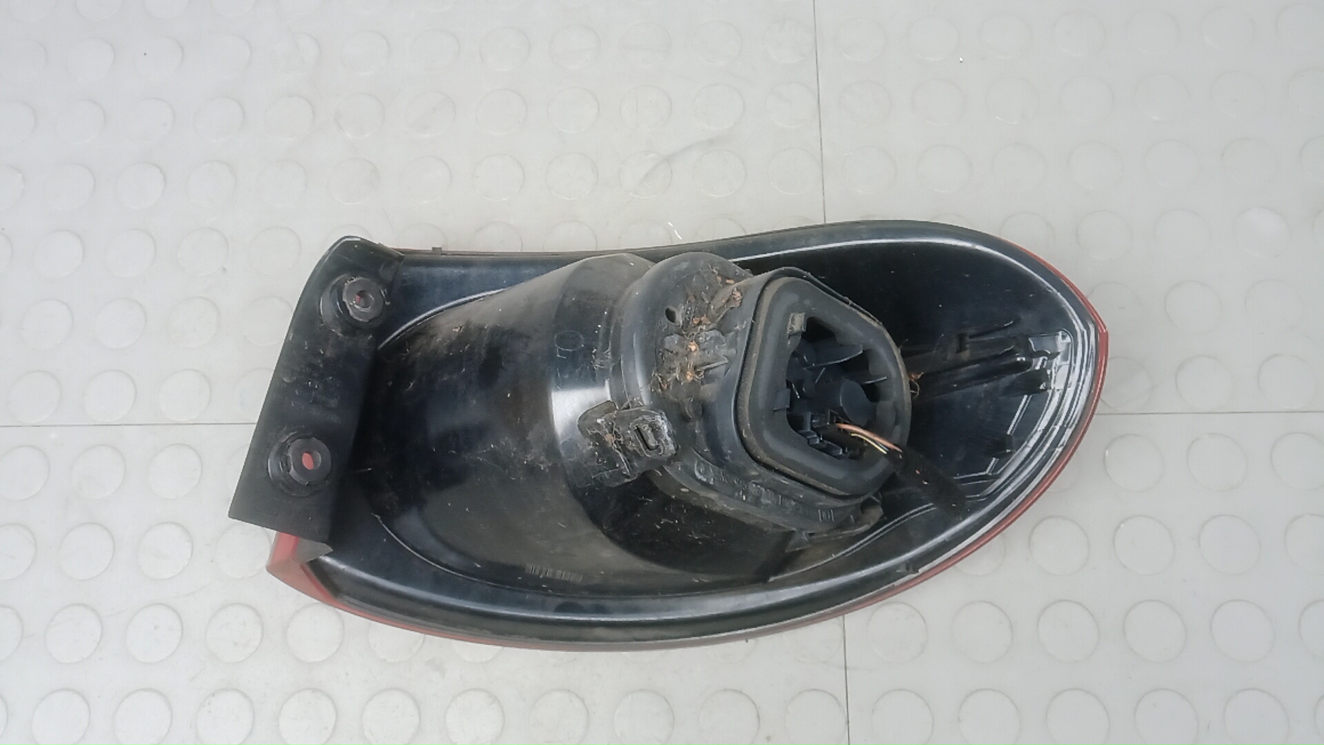 Фонарь задний левый