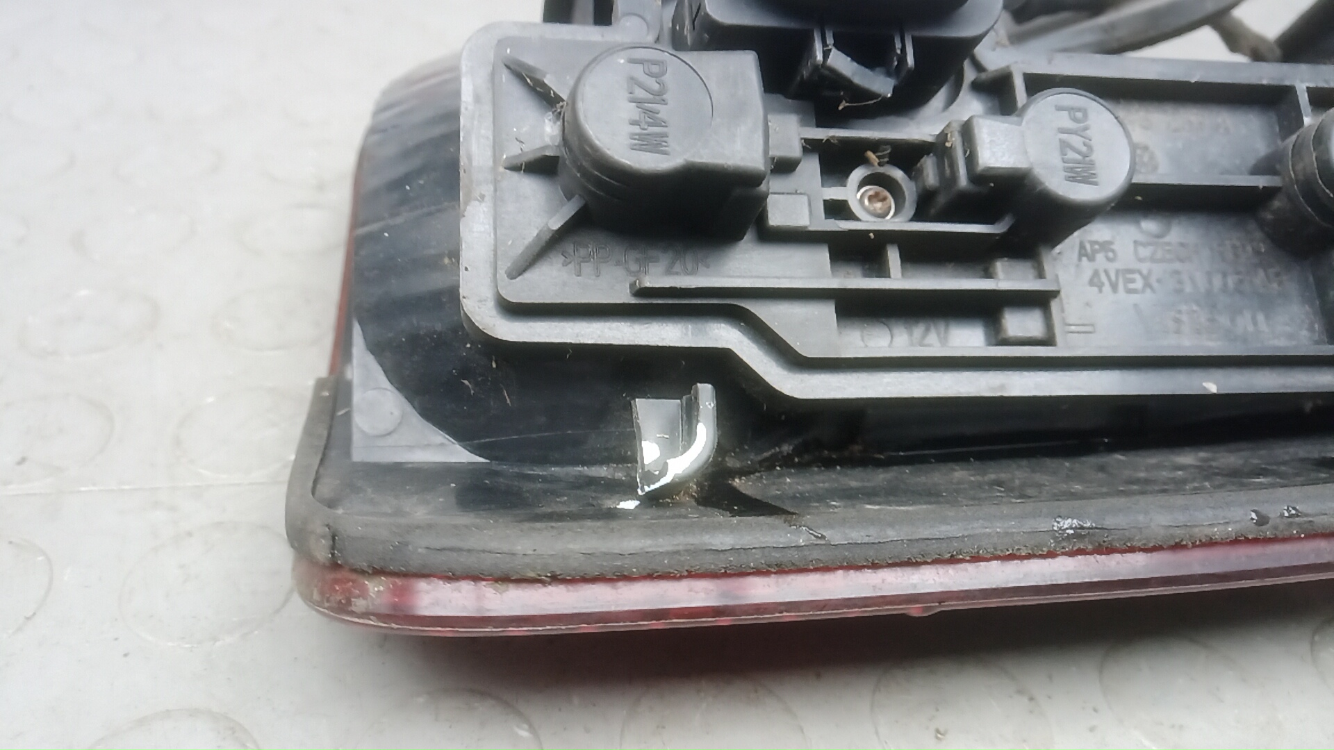 Фонарь задний левый