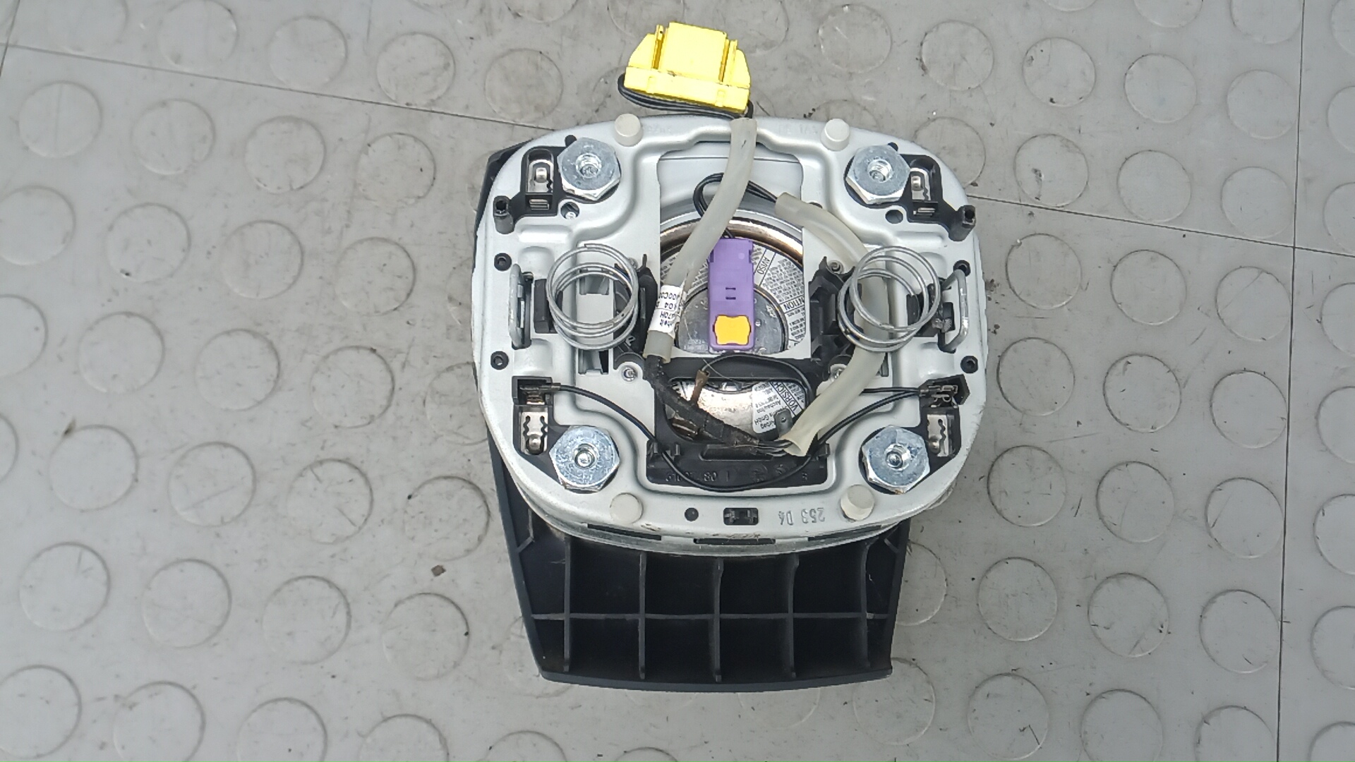 Подушка безопасности в рулевое колесо