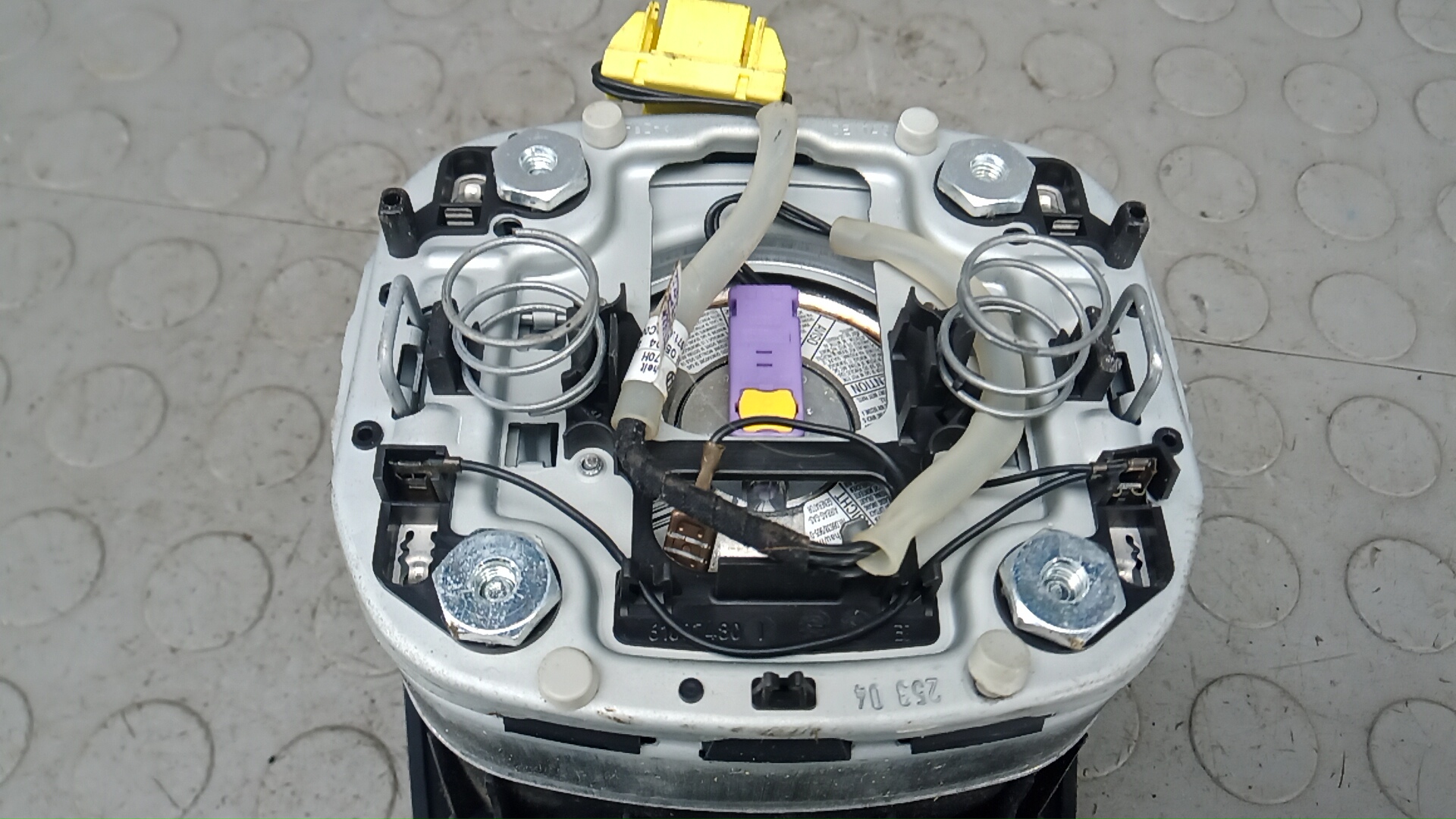 Подушка безопасности в рулевое колесо