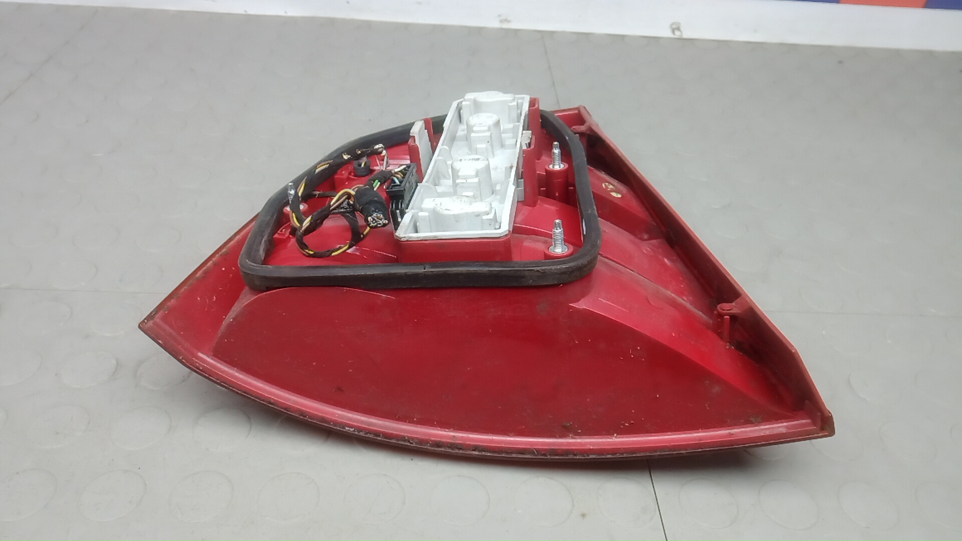 Фонарь задний правый