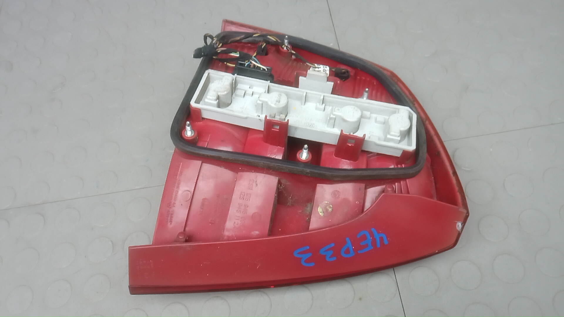 Фонарь задний правый