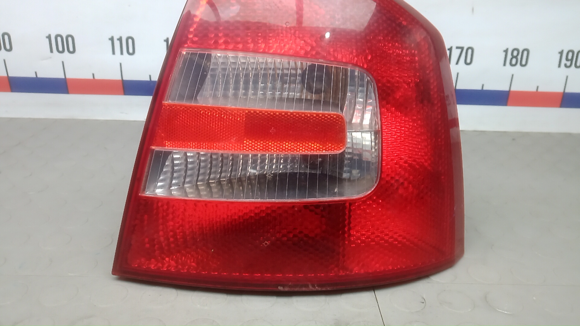 Фонарь задний правый