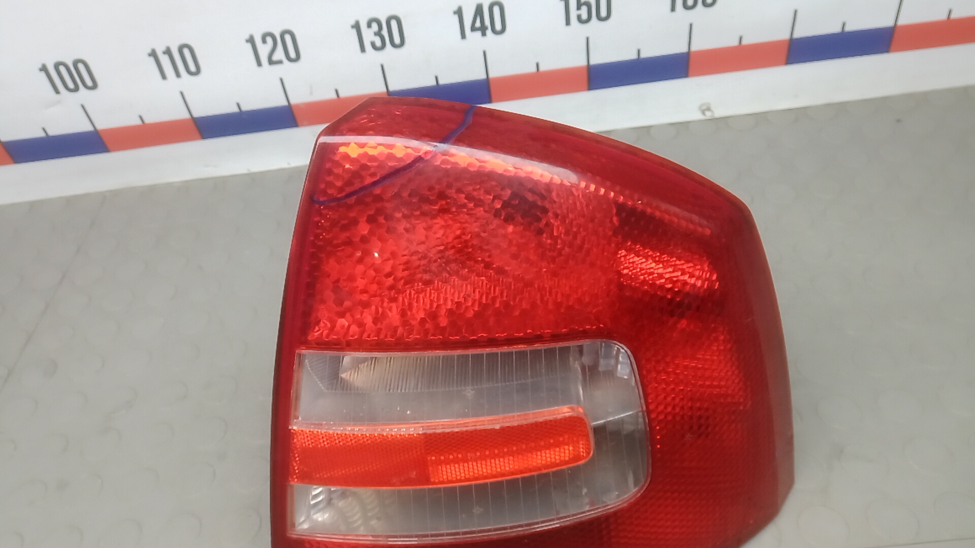 Фонарь задний правый