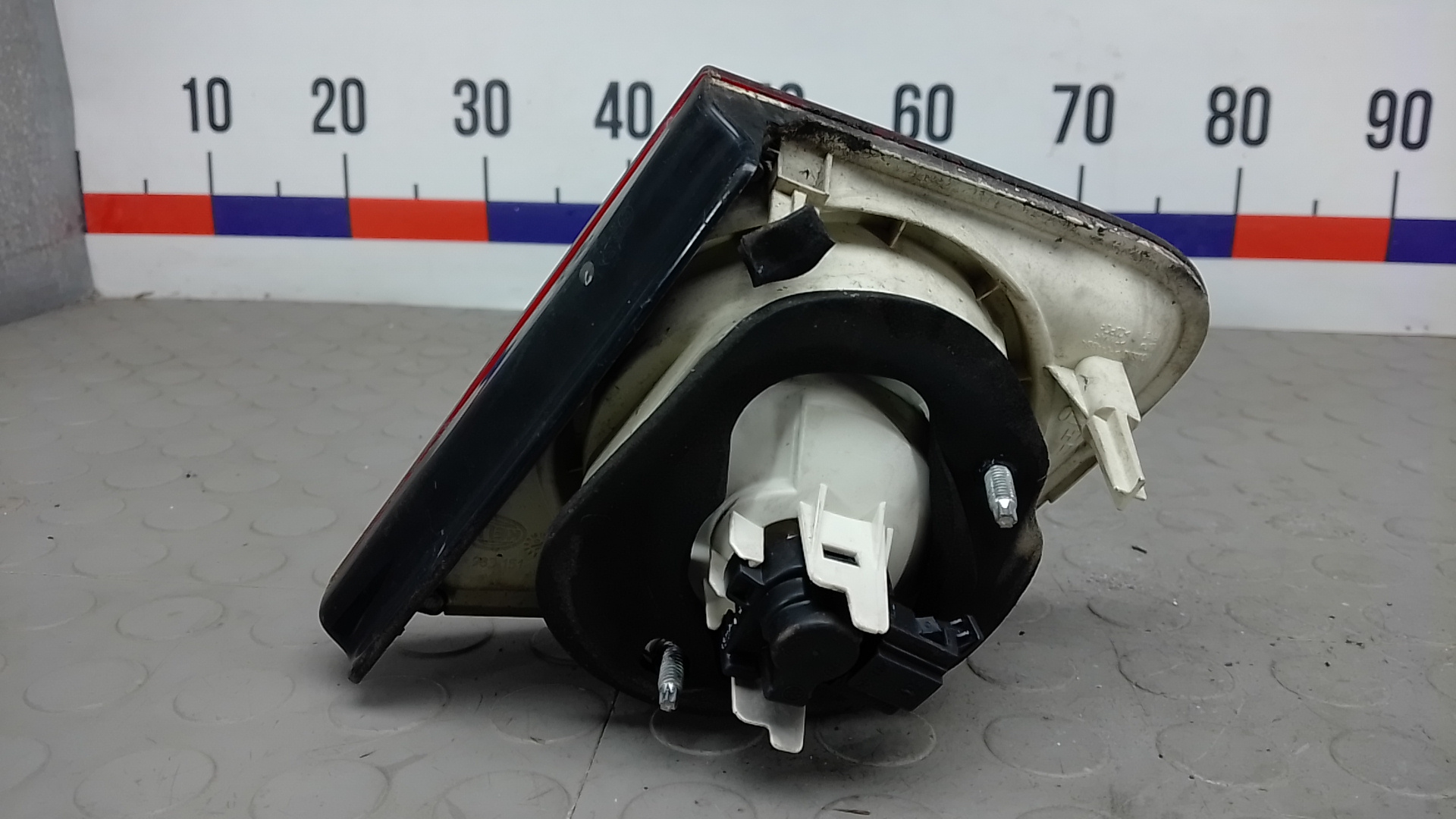 Фонарь задний внутренний левый