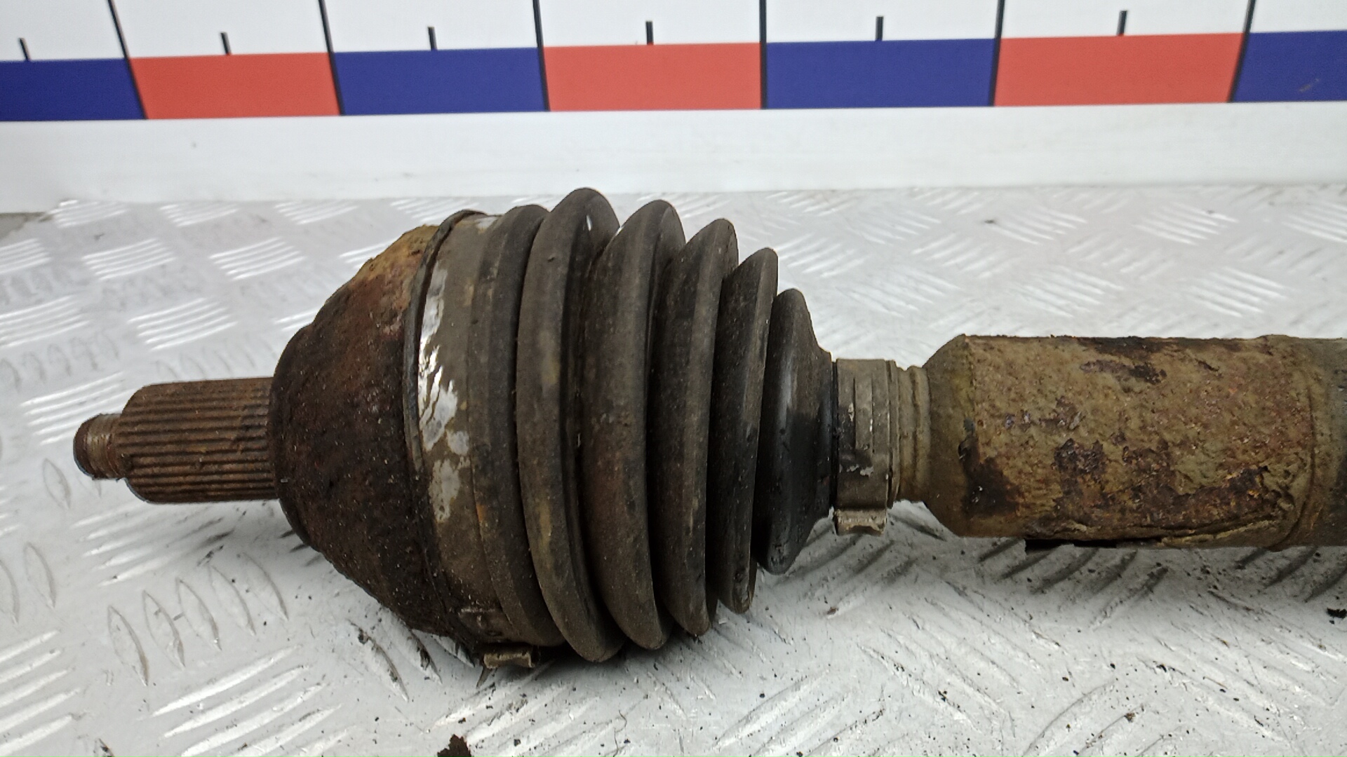 Полуось передняя правая