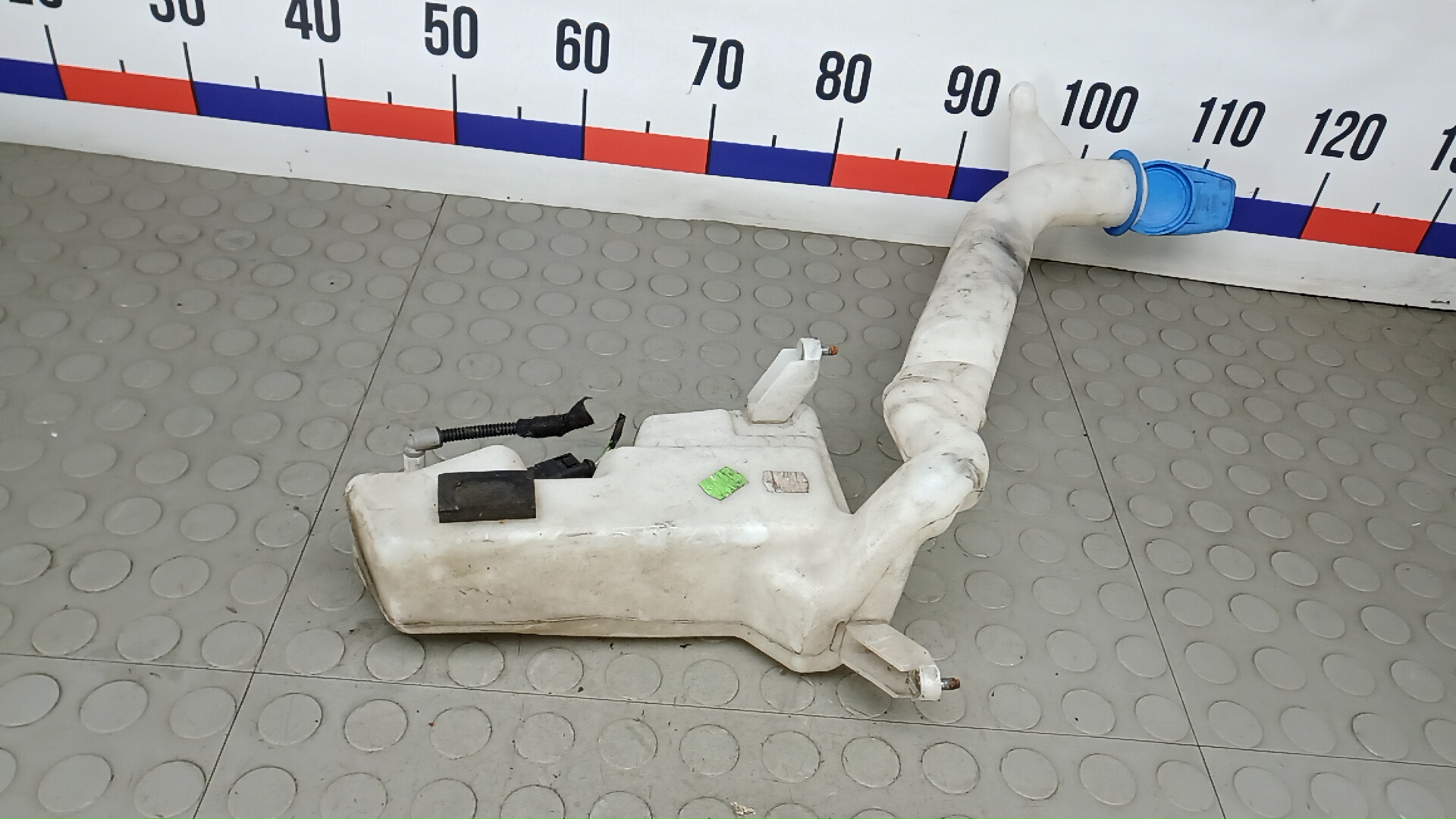 Бачок омывателя лобового стекла