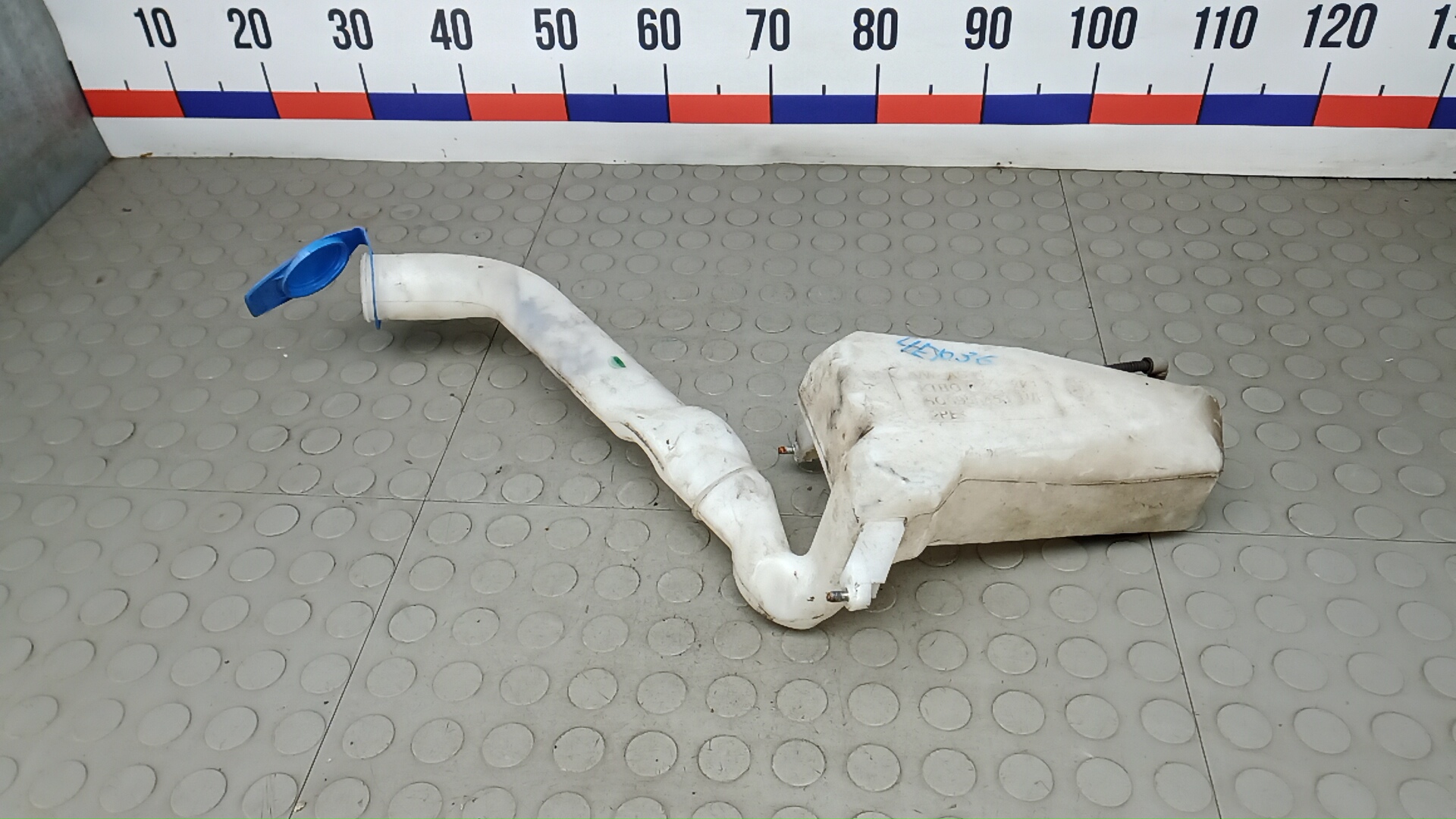 Бачок омывателя лобового стекла