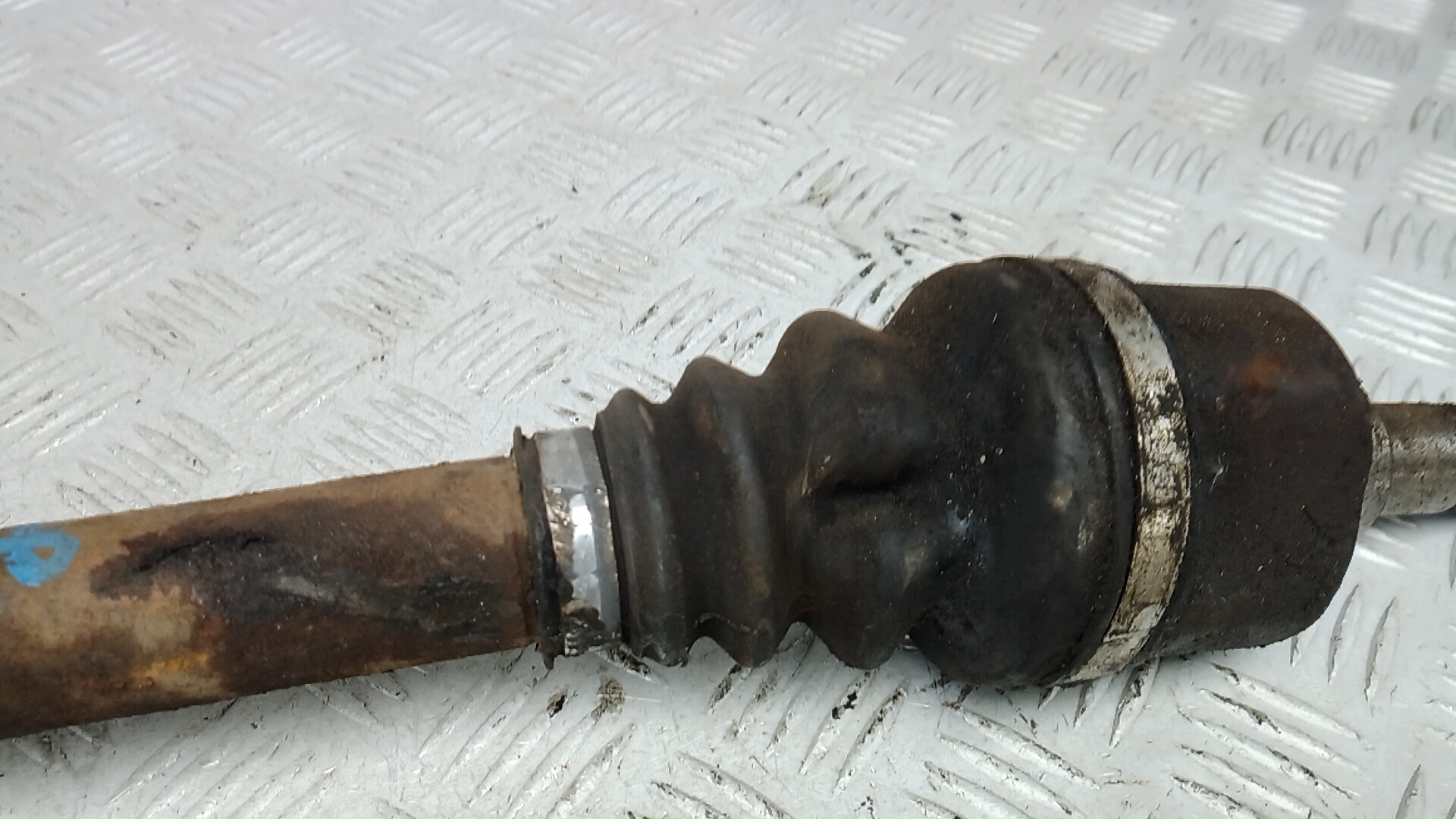 Полуось передняя левая