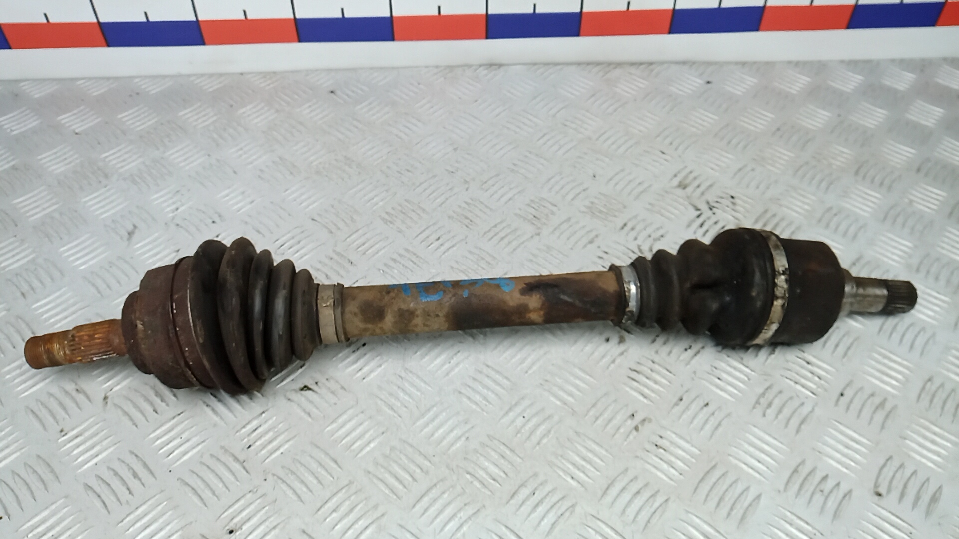 Полуось передняя левая