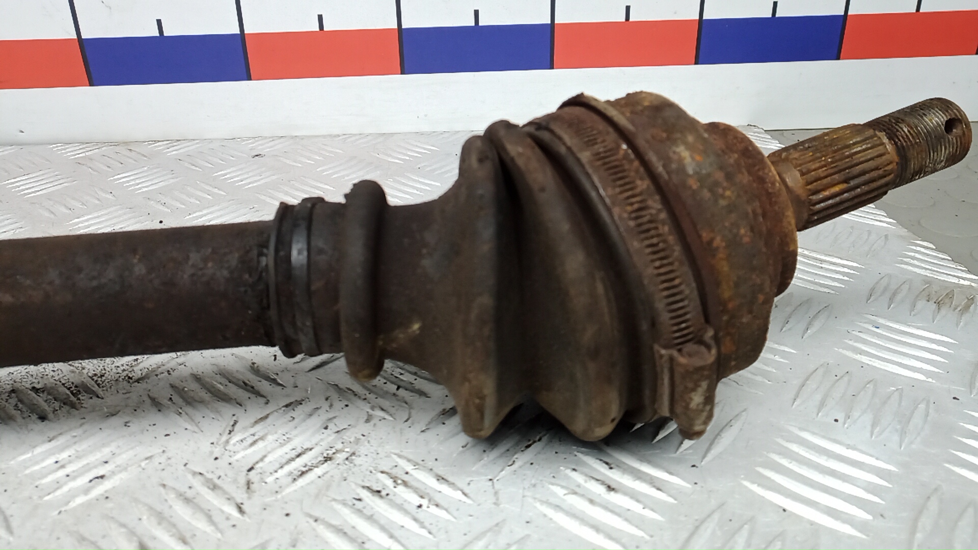 Полуось передняя правая