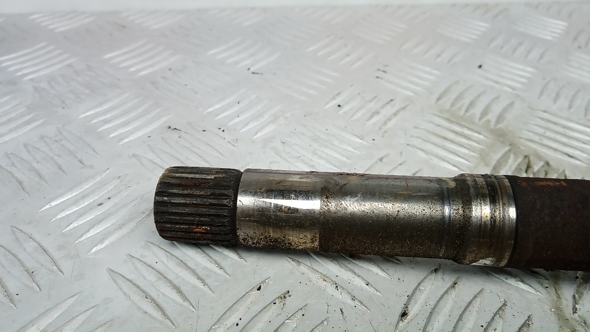 Полуось передняя правая