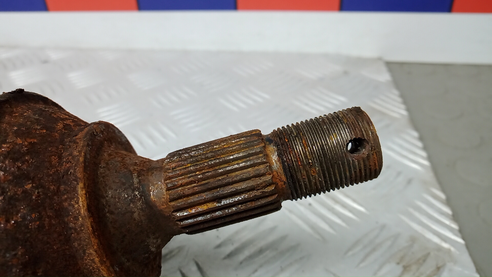 Полуось передняя правая