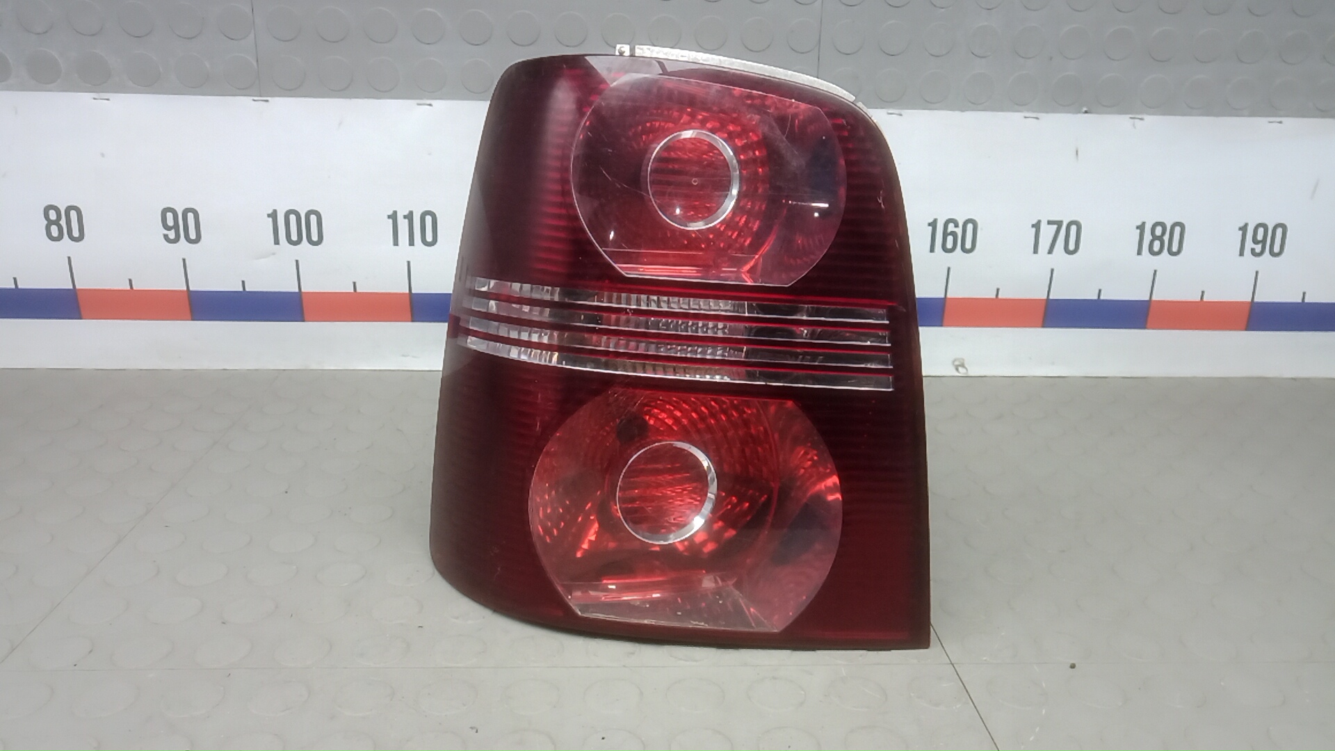 Фонарь задний левый