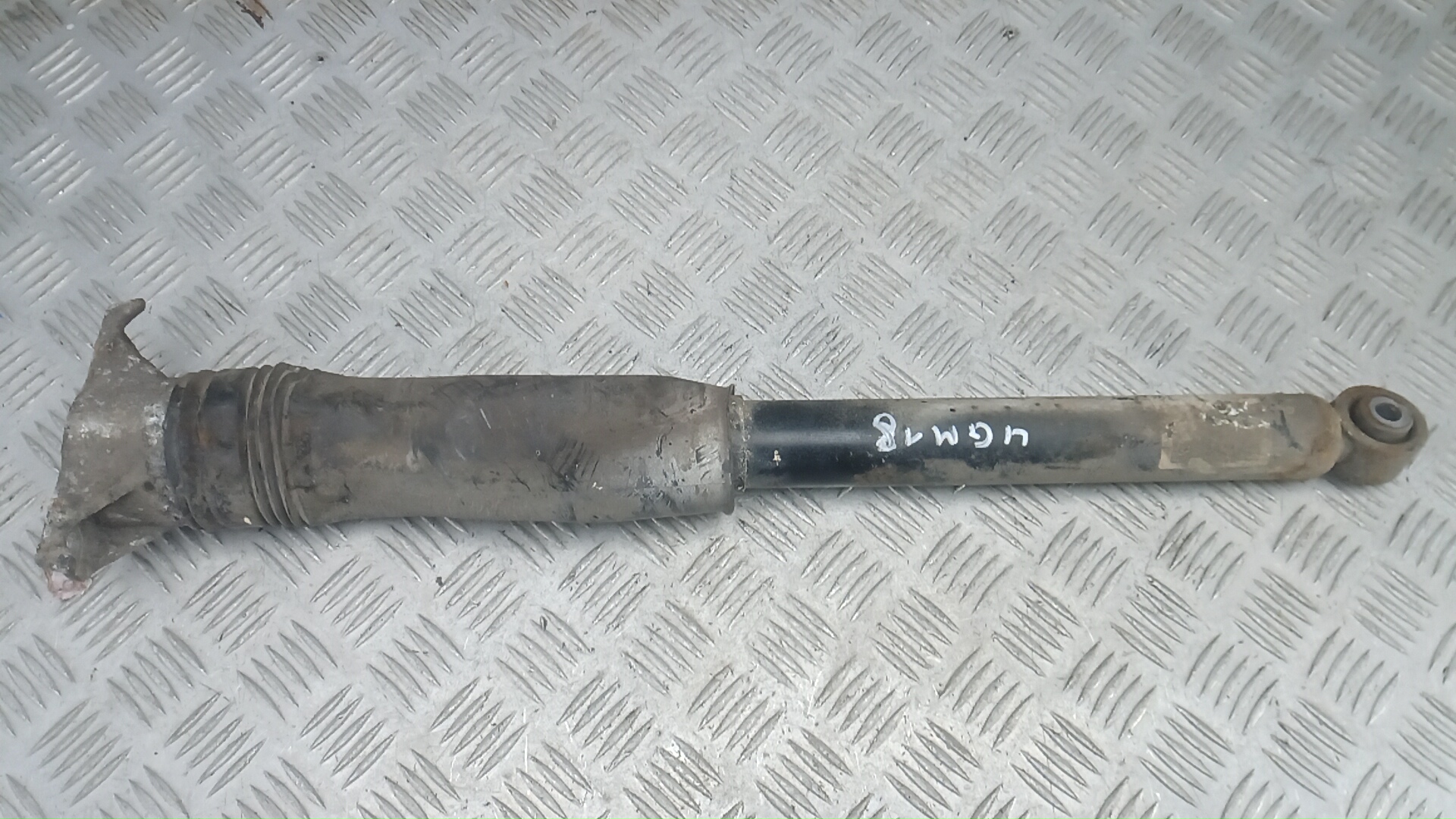 Амортизатор задний (стойка)