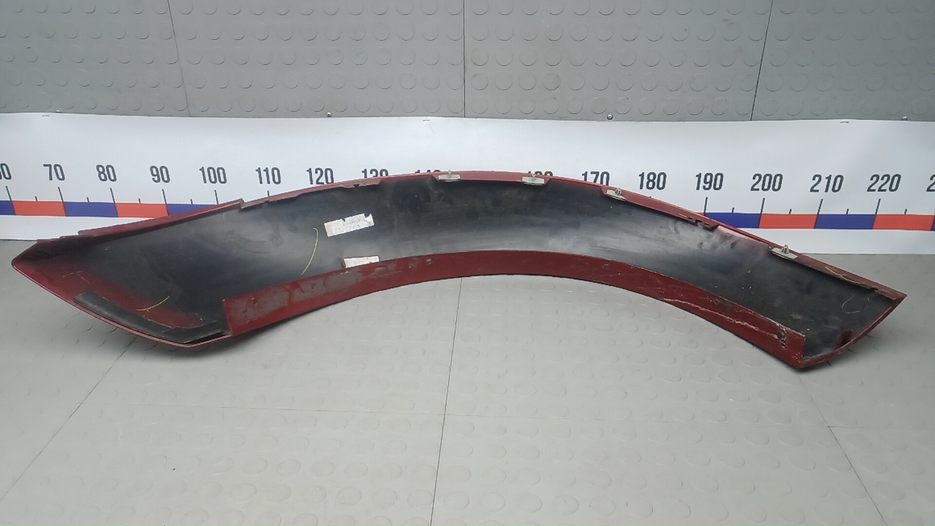 Накладка переднего крыла правого