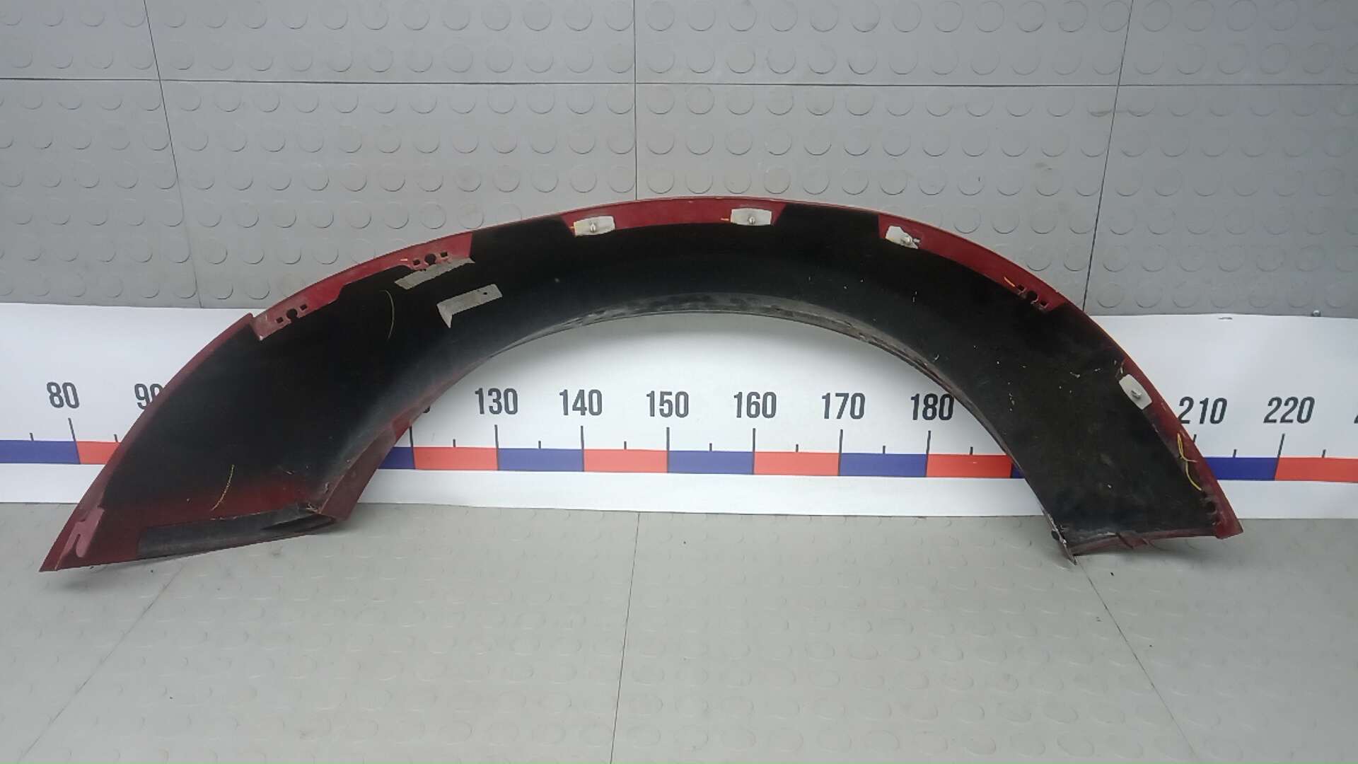 Накладка переднего крыла правого